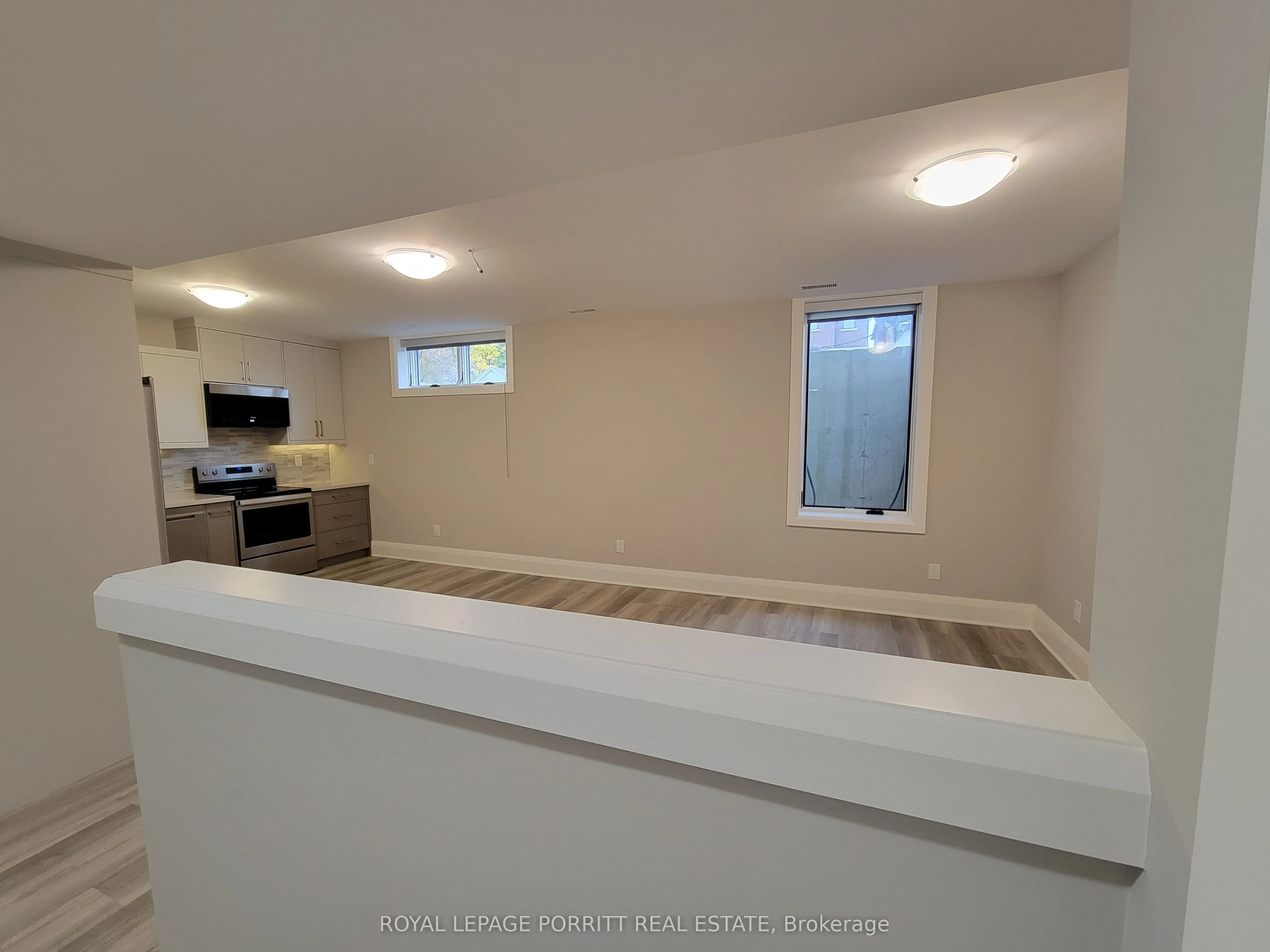 15 Elton Crescent, #Lower
