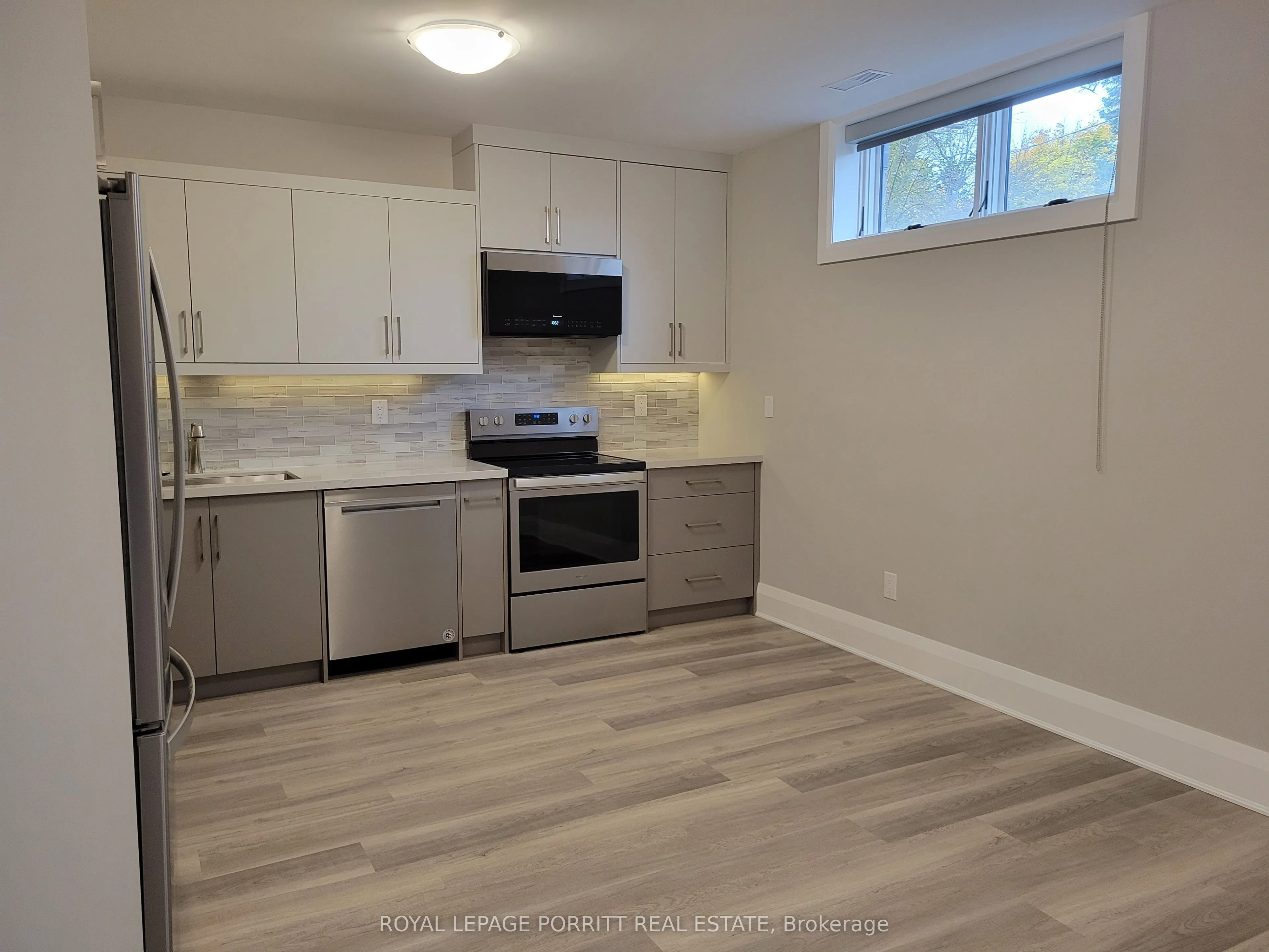 15 Elton Crescent, #Lower