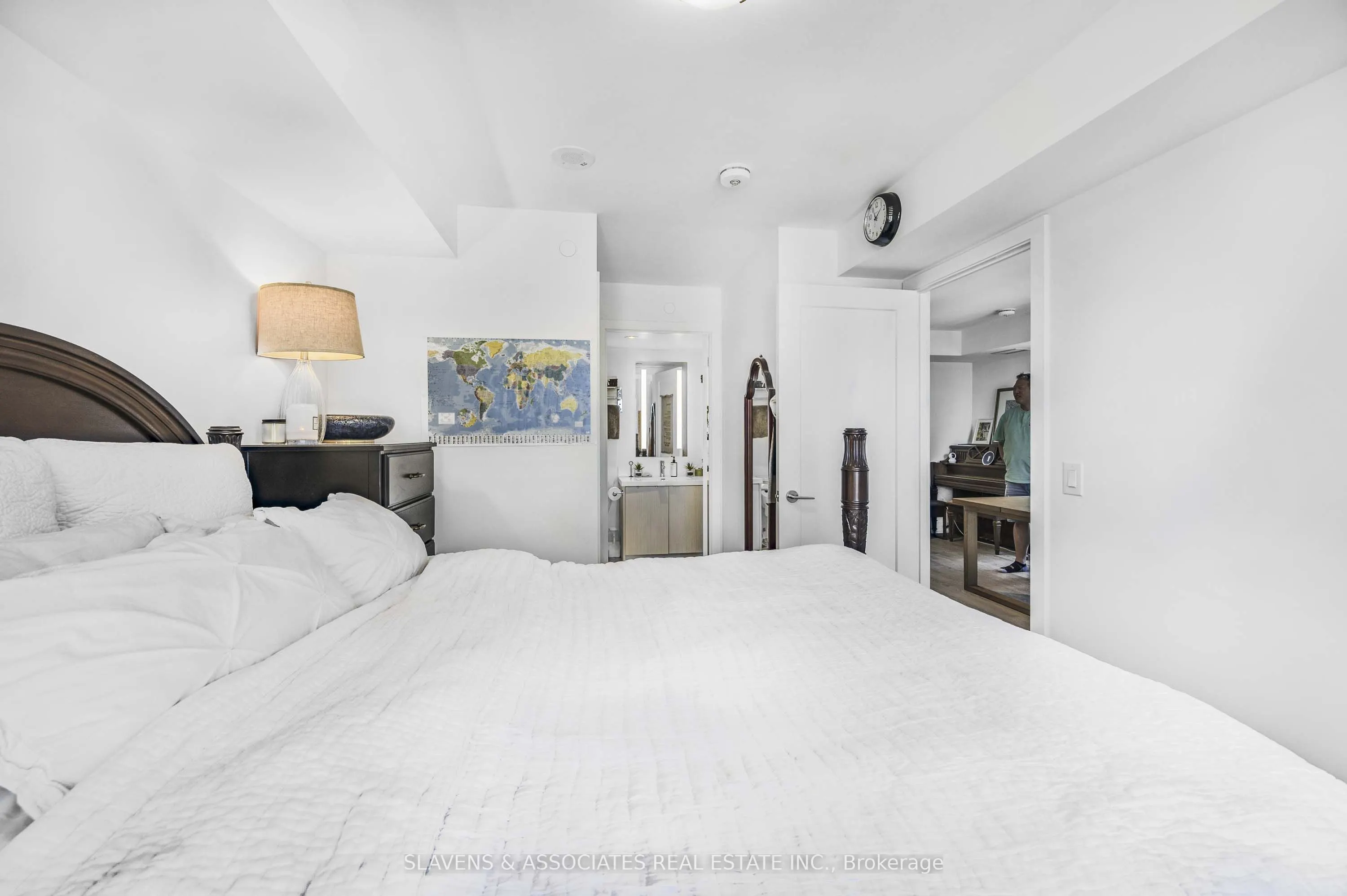 5 Mabelle Avenue, #2633