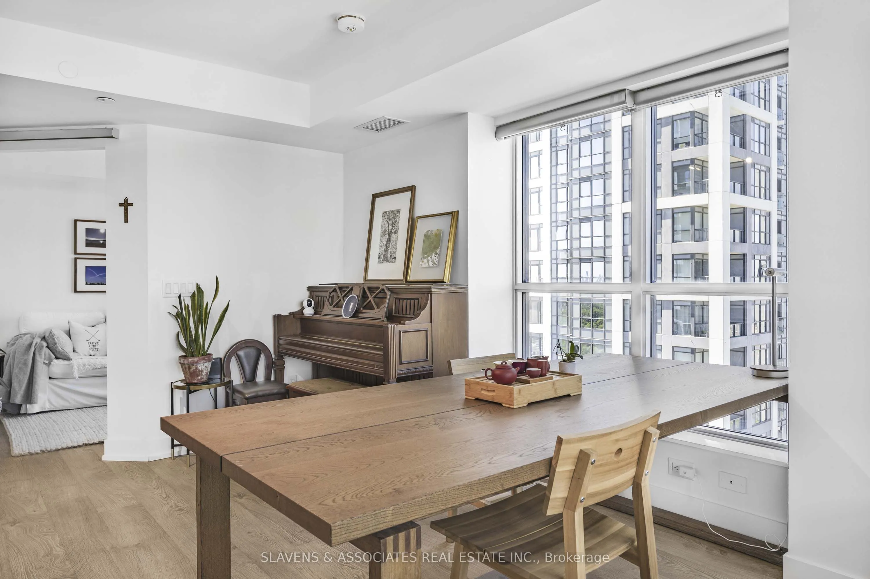 5 Mabelle Avenue, #2633