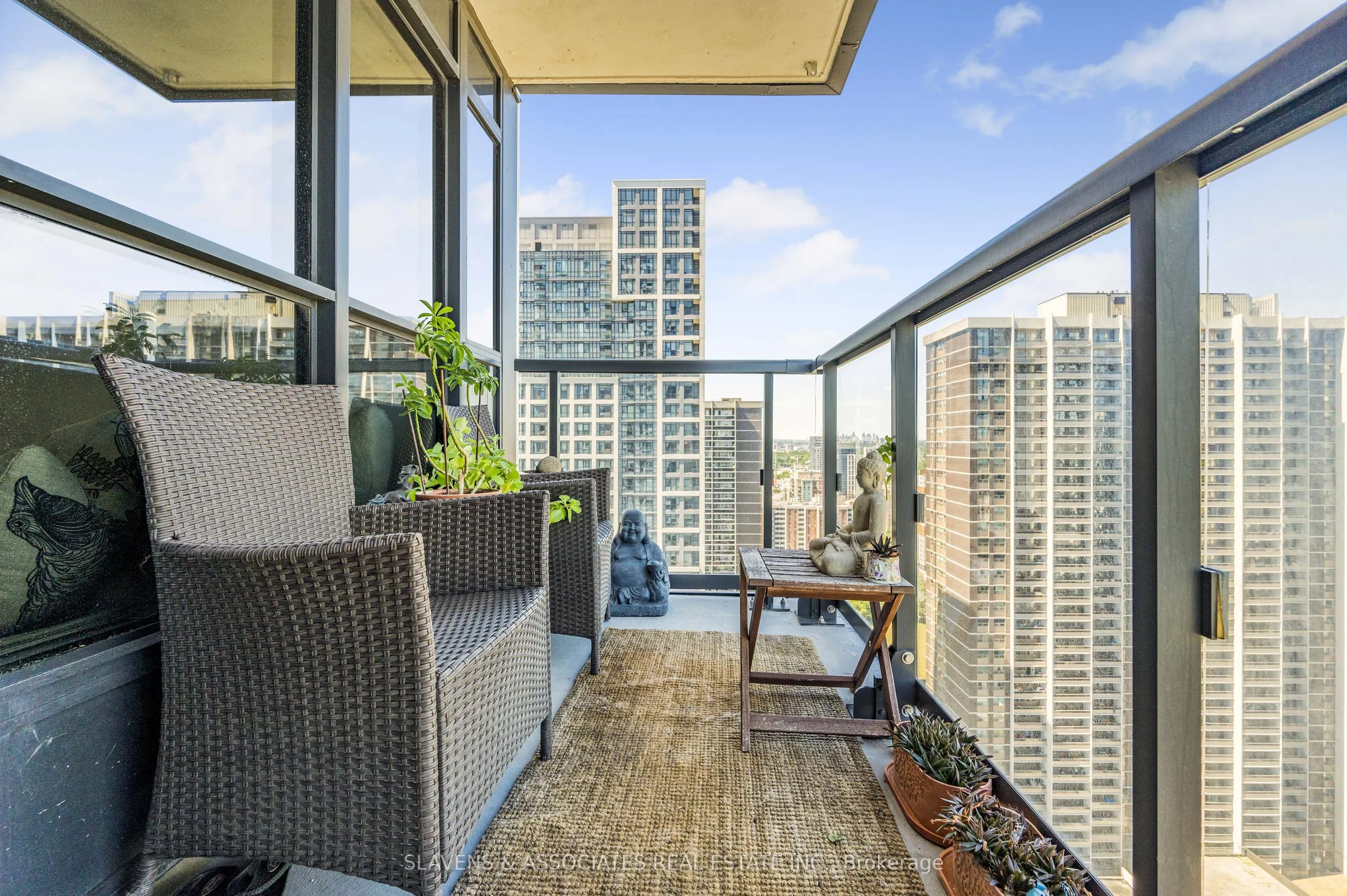 5 Mabelle Avenue, #2633