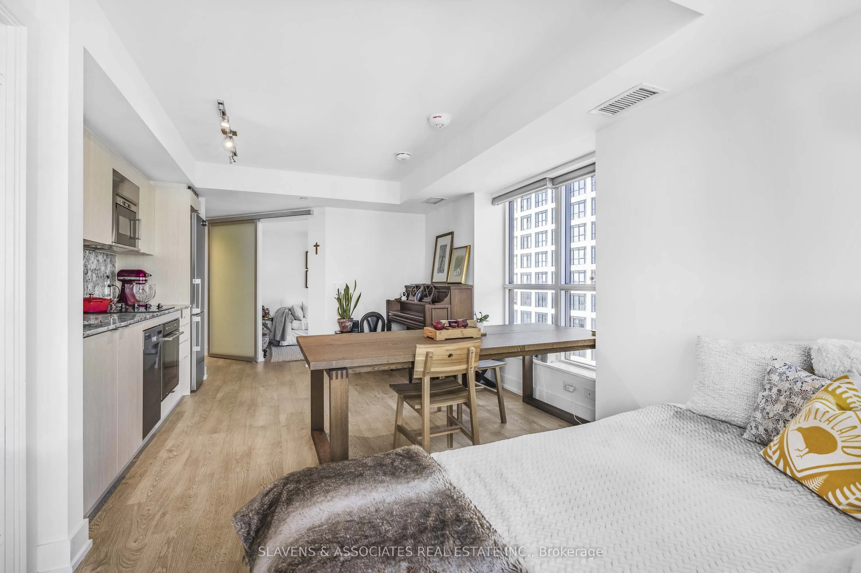 5 Mabelle Avenue, #2633