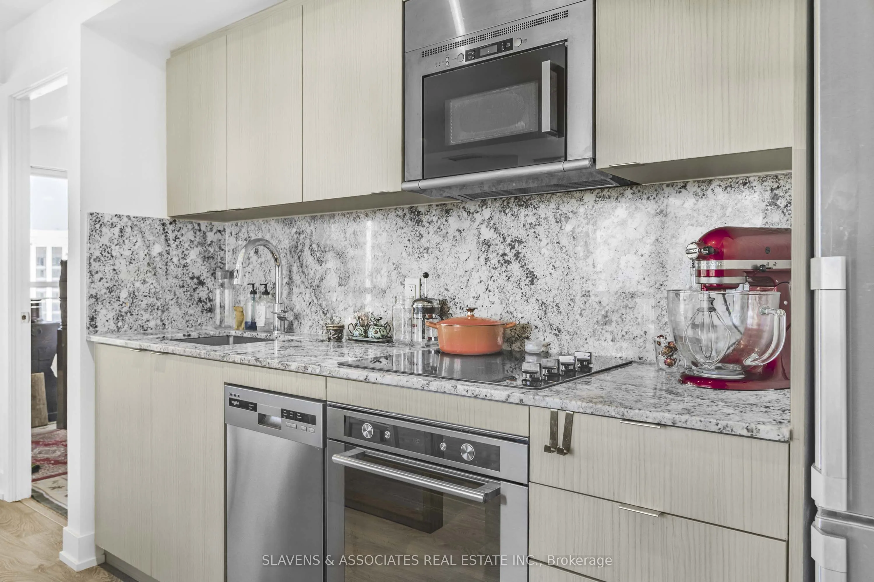 5 Mabelle Avenue, #2633