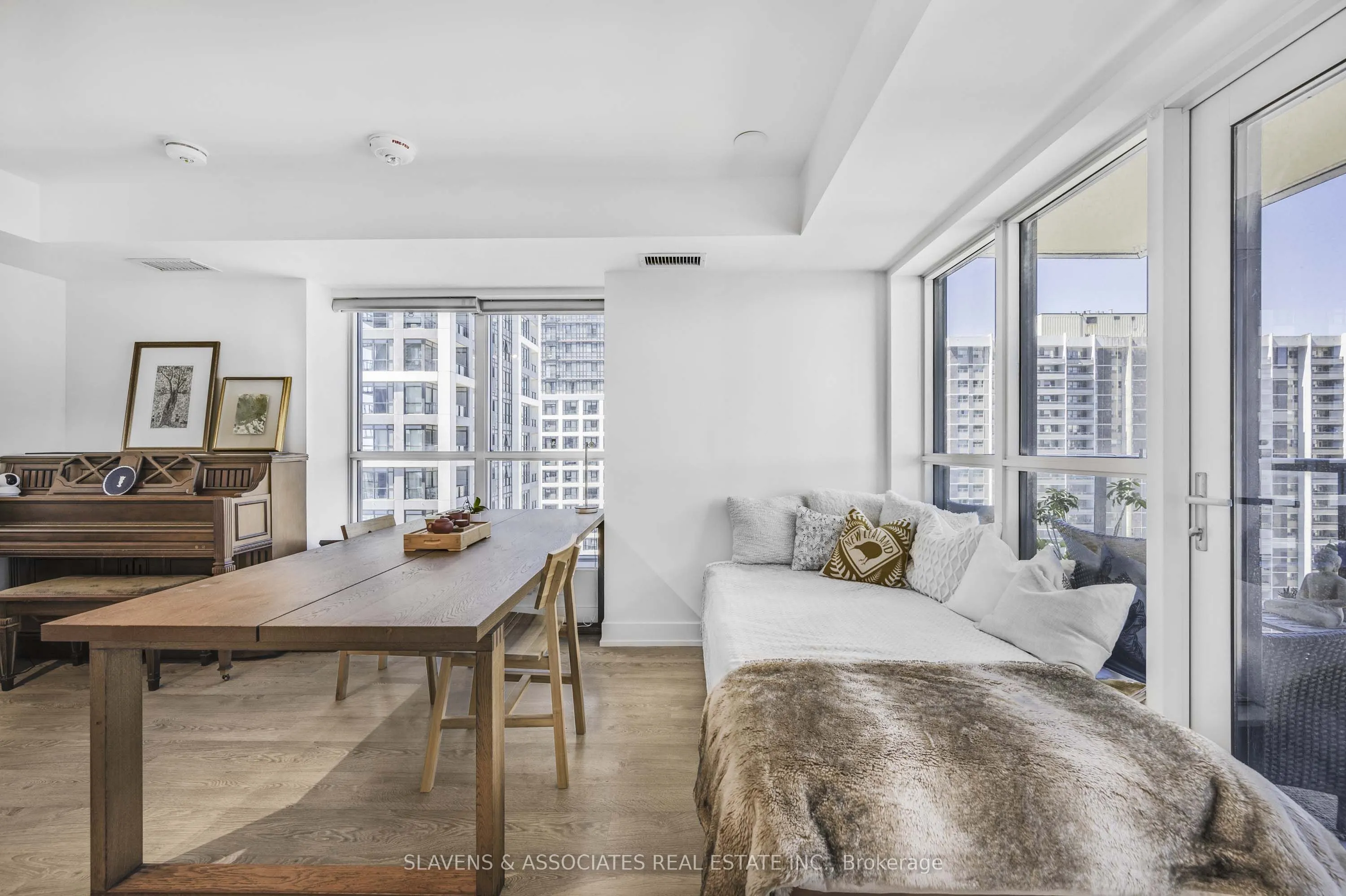 5 Mabelle Avenue, #2633