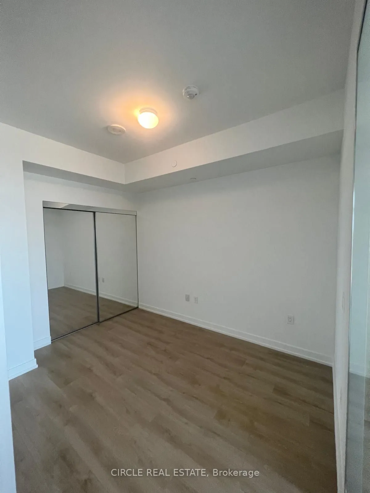 1195 The Queensway Street, #519