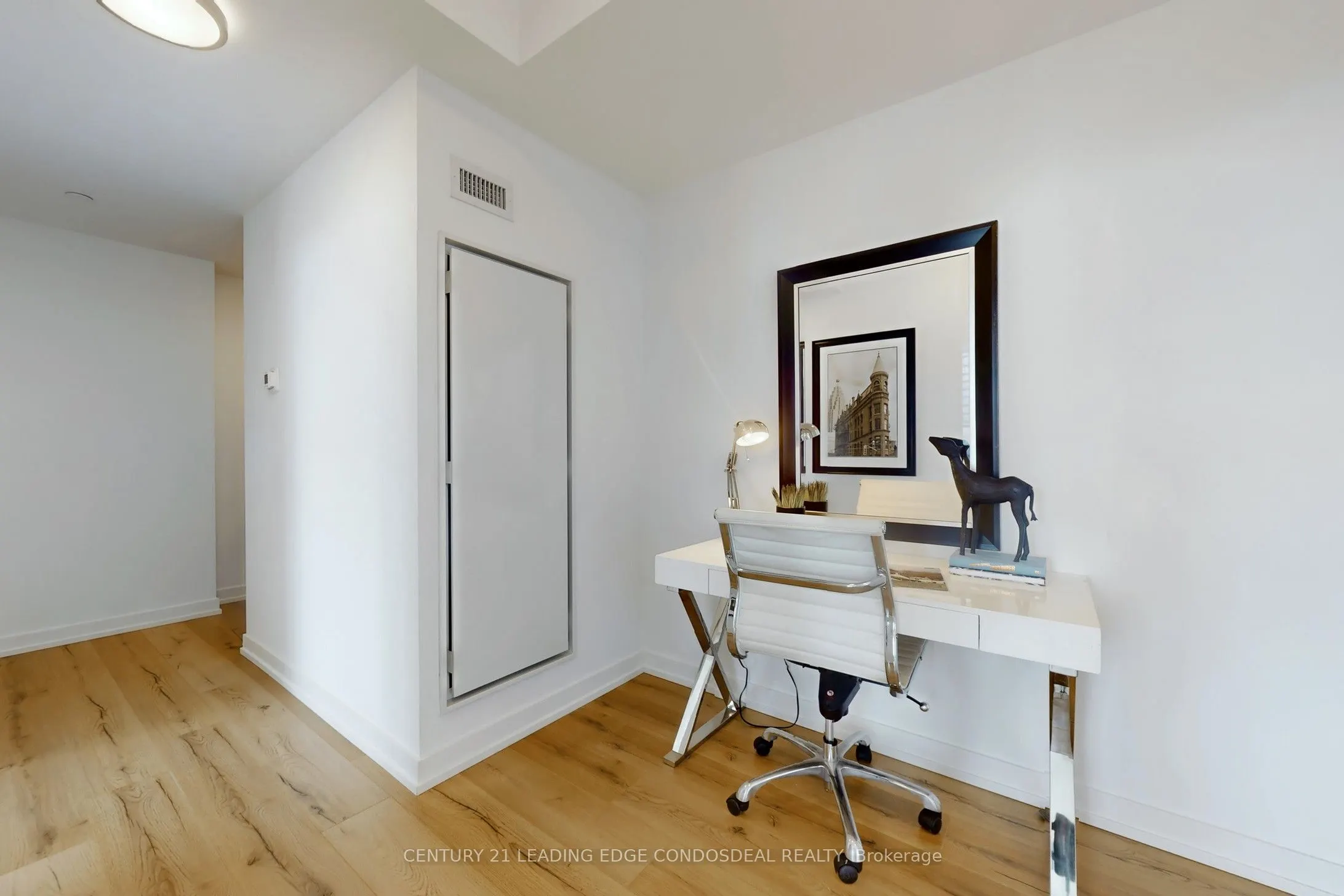 1195 The Queensway Street, #907