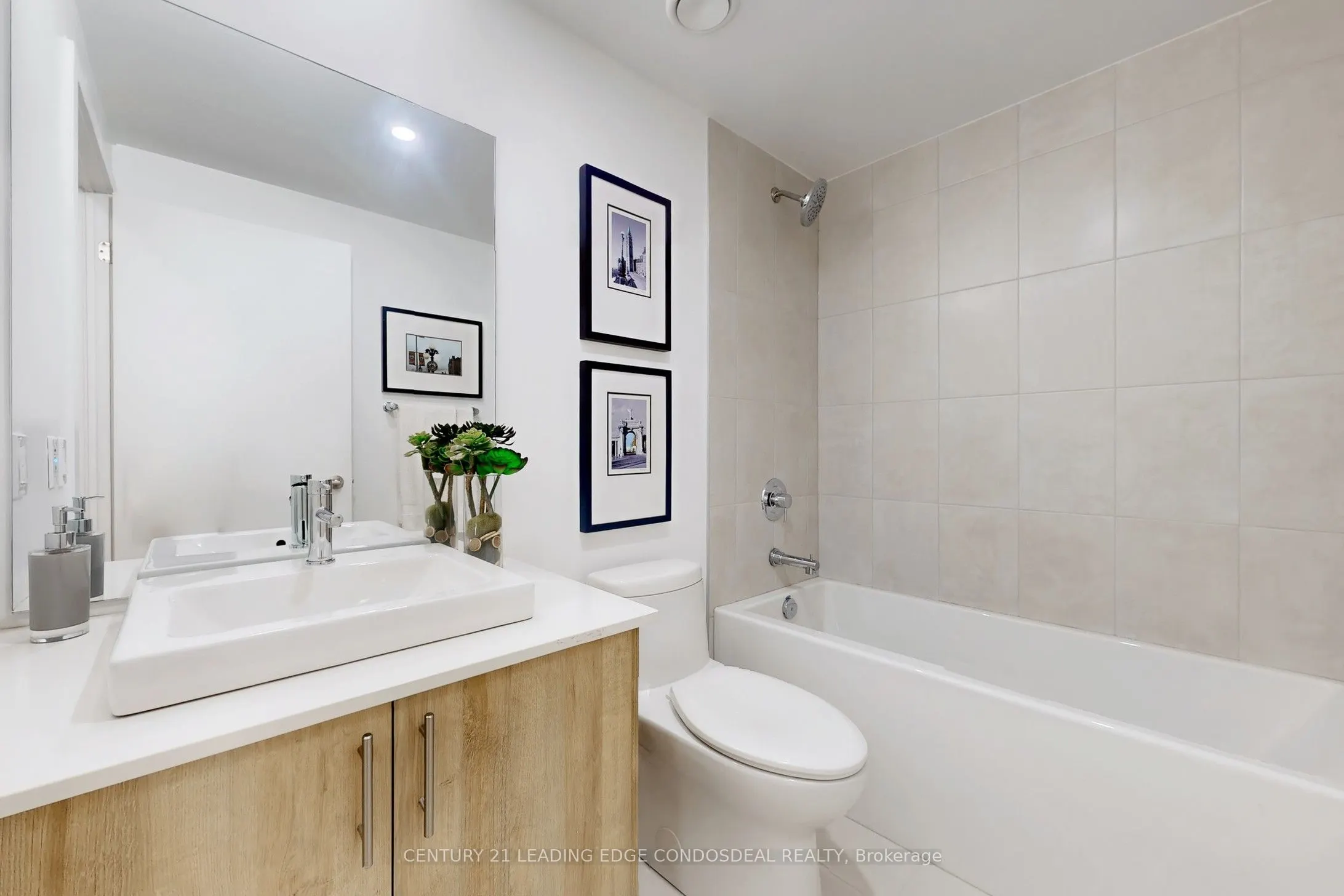 1195 The Queensway Street, #907