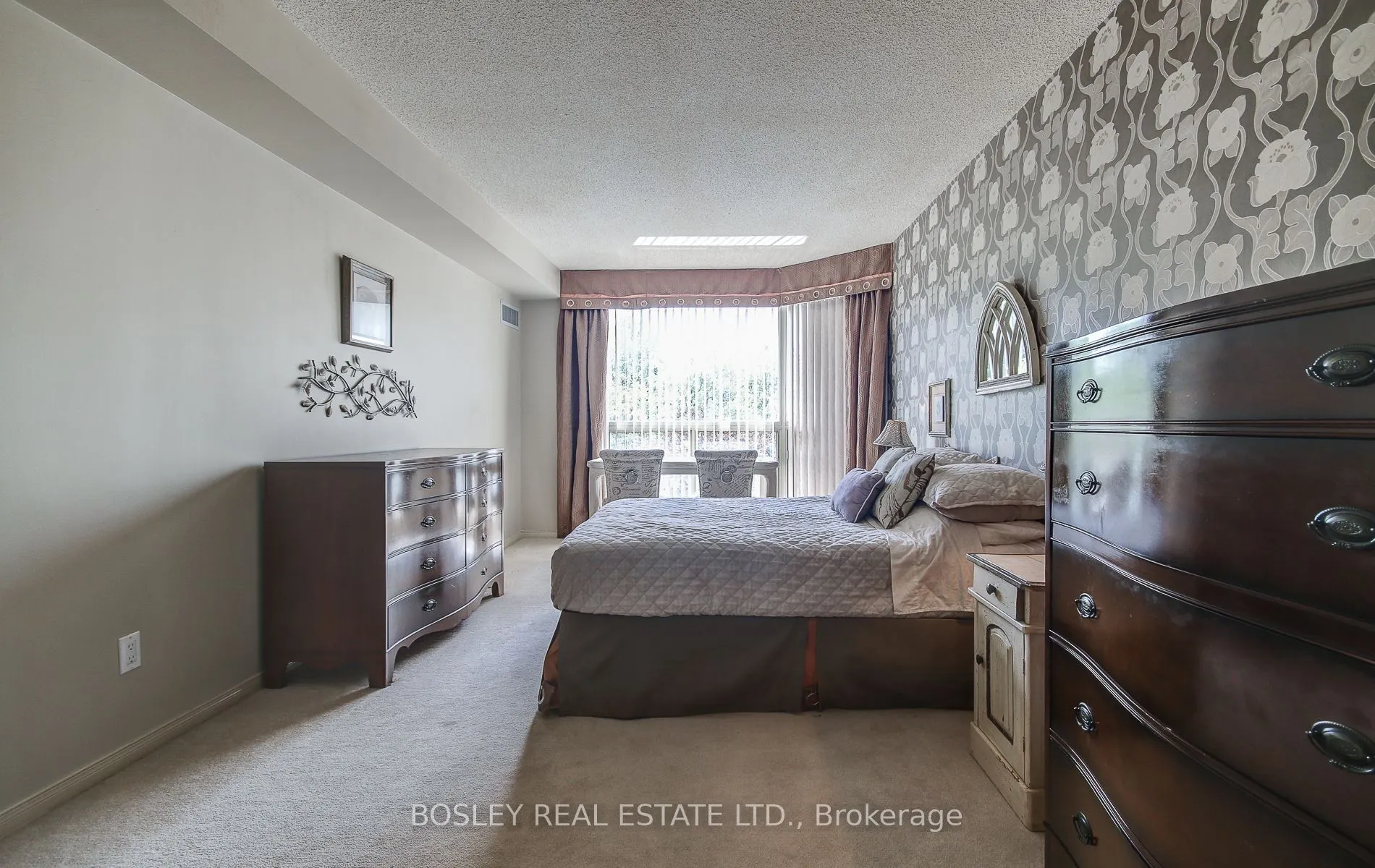1800 The Collegeway, #210