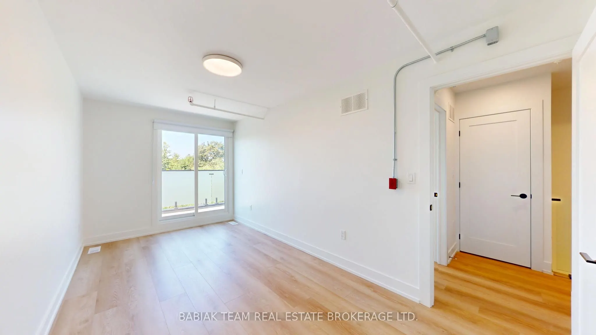 656 Annette Street, #302