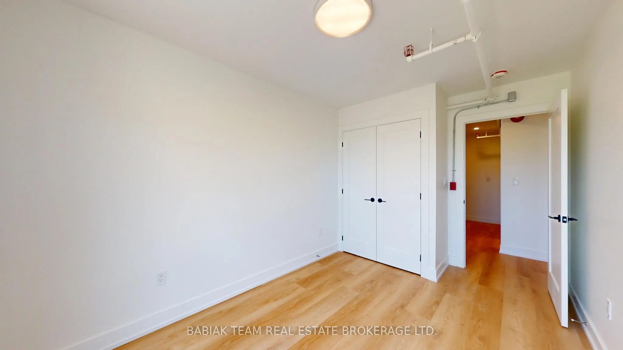 656 Annette Street, #302
