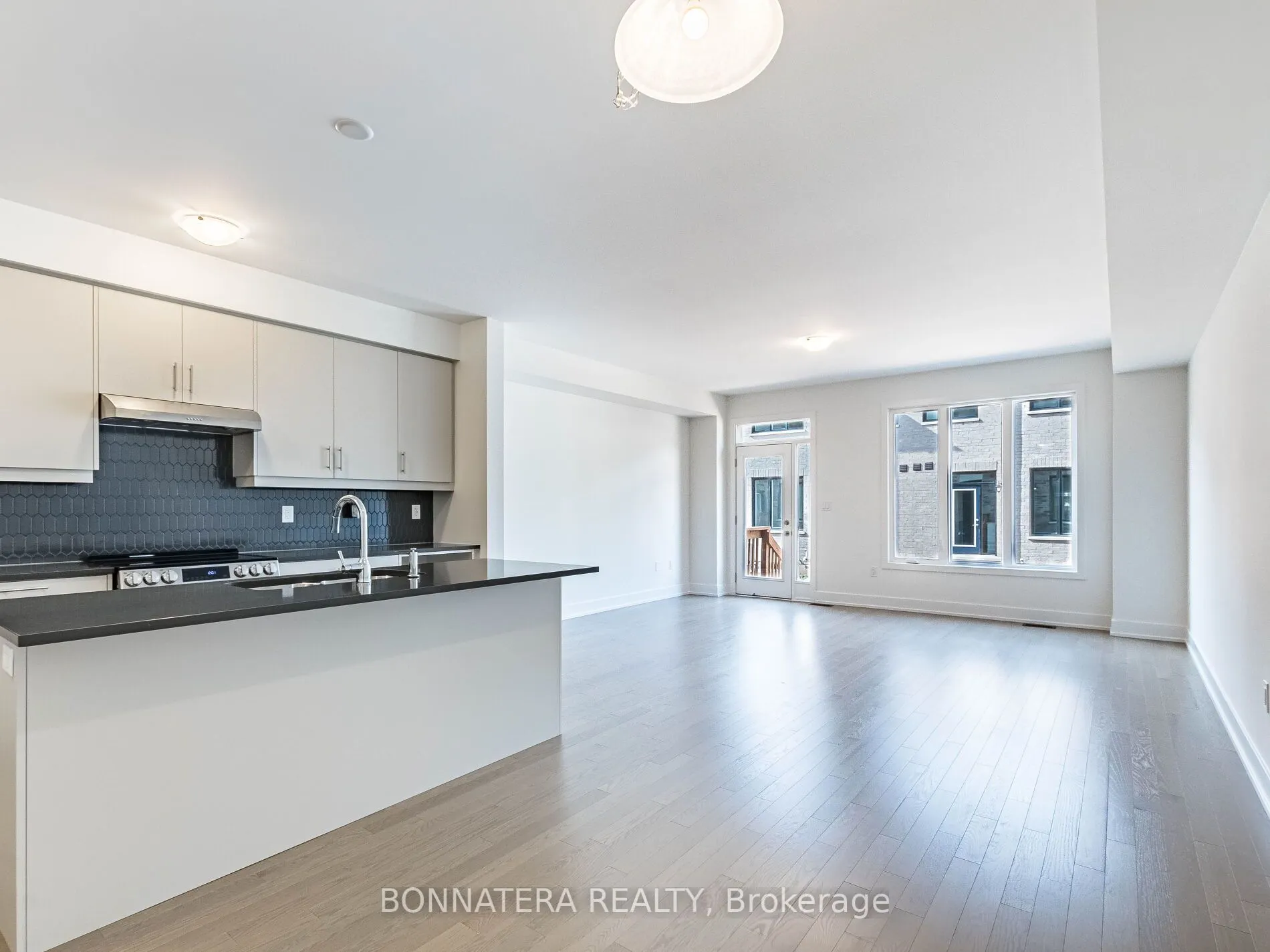 3080 Harvard Gardens