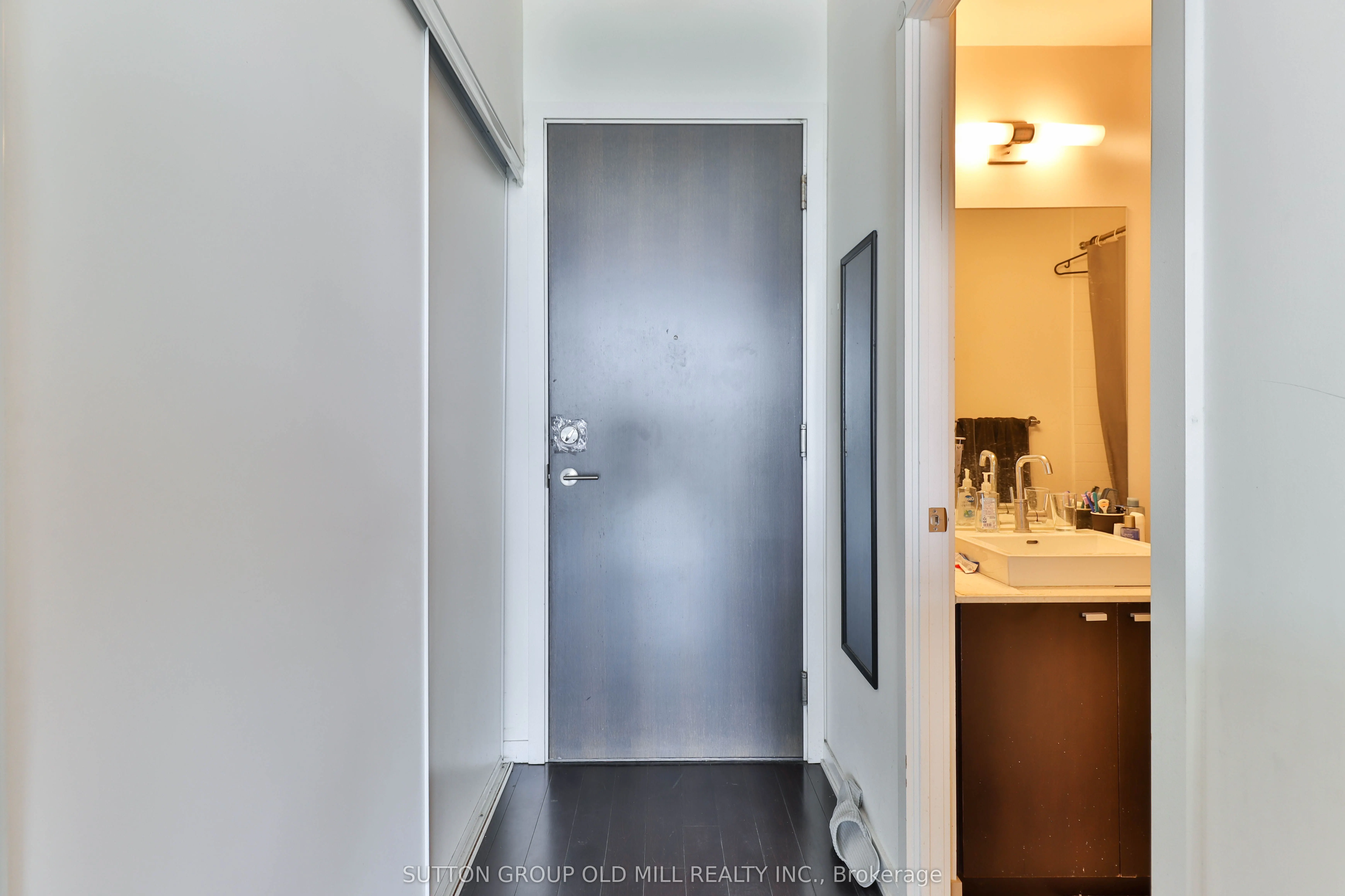 105 The Queensway, #3106