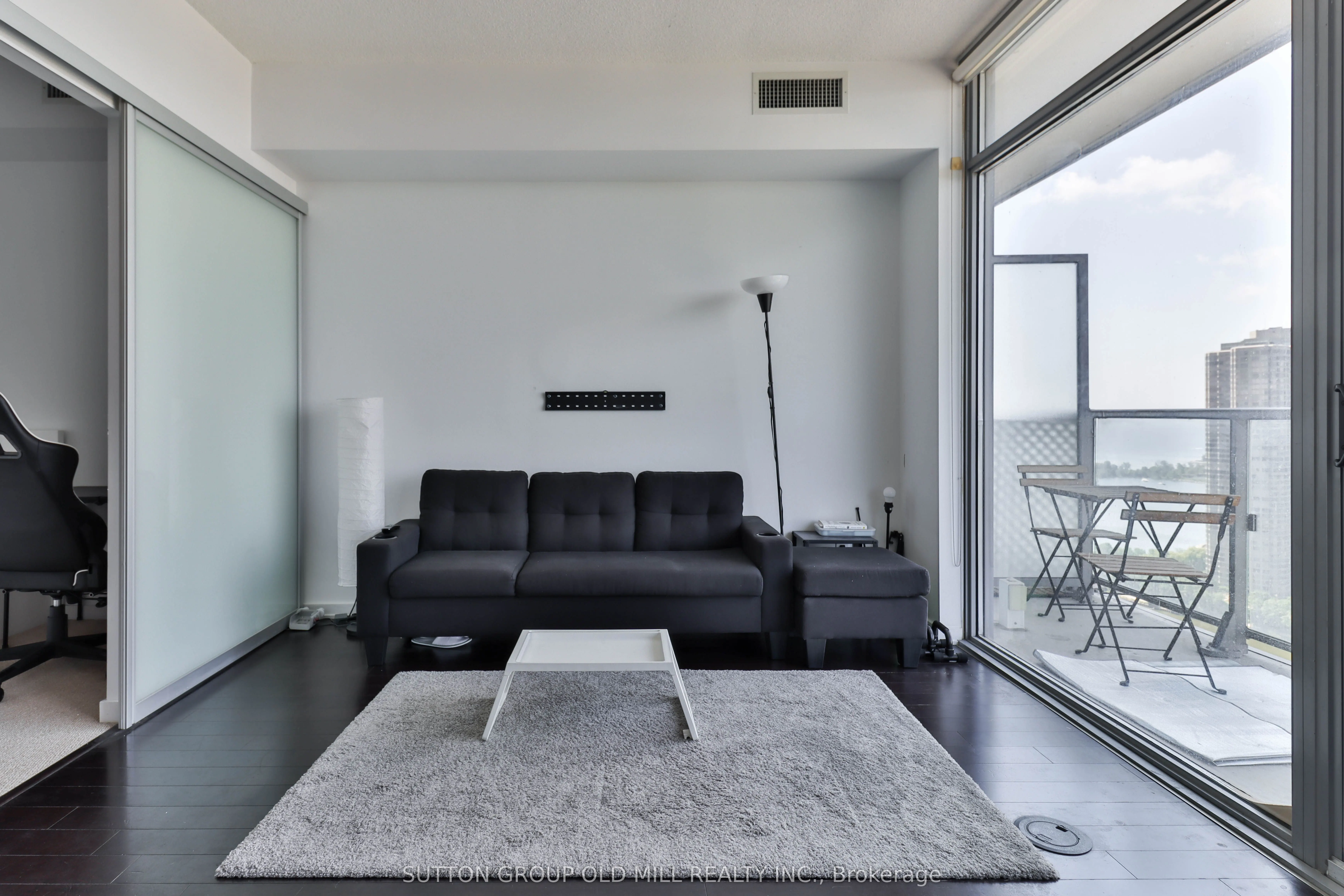 105 The Queensway, #3106