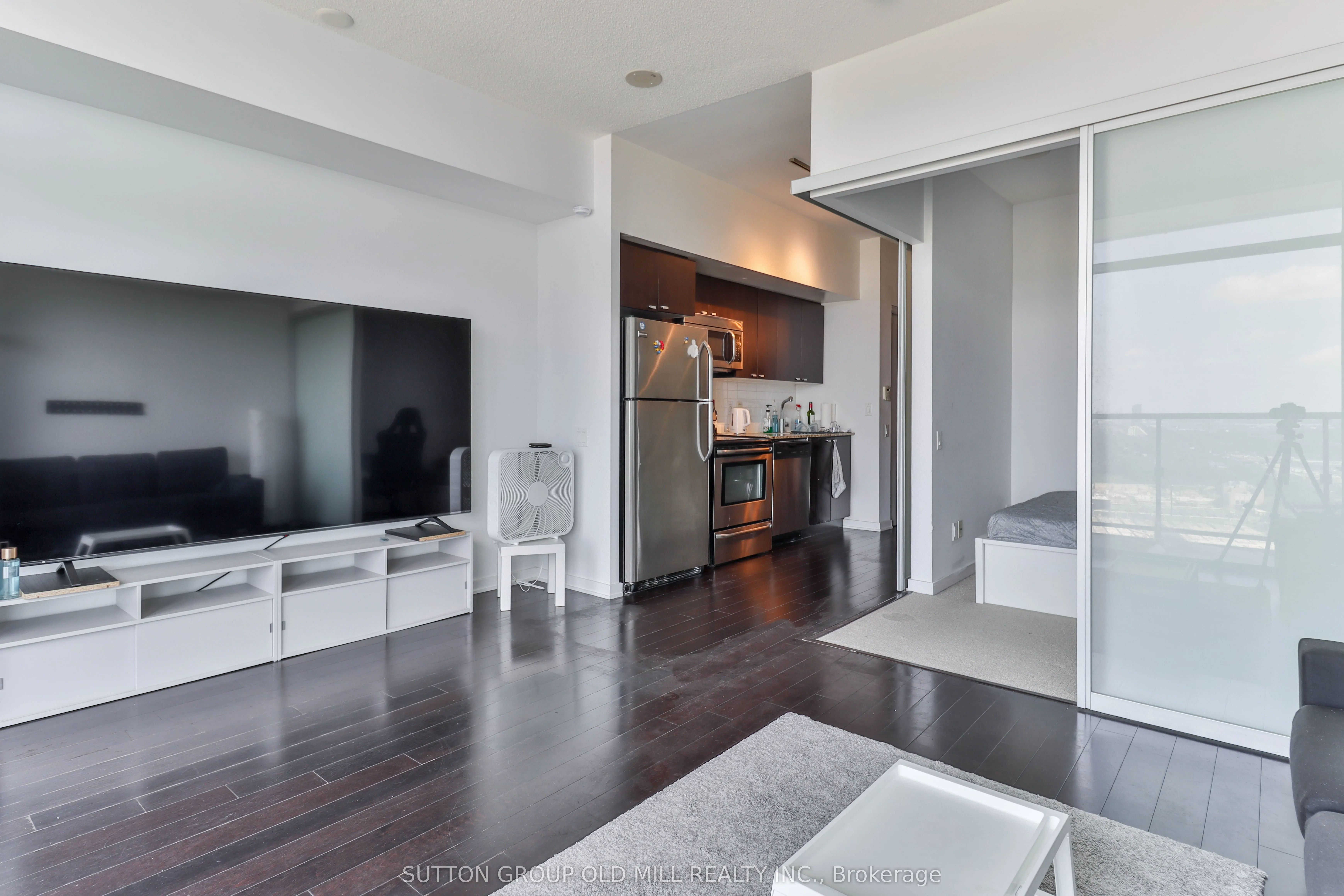 105 The Queensway, #3106