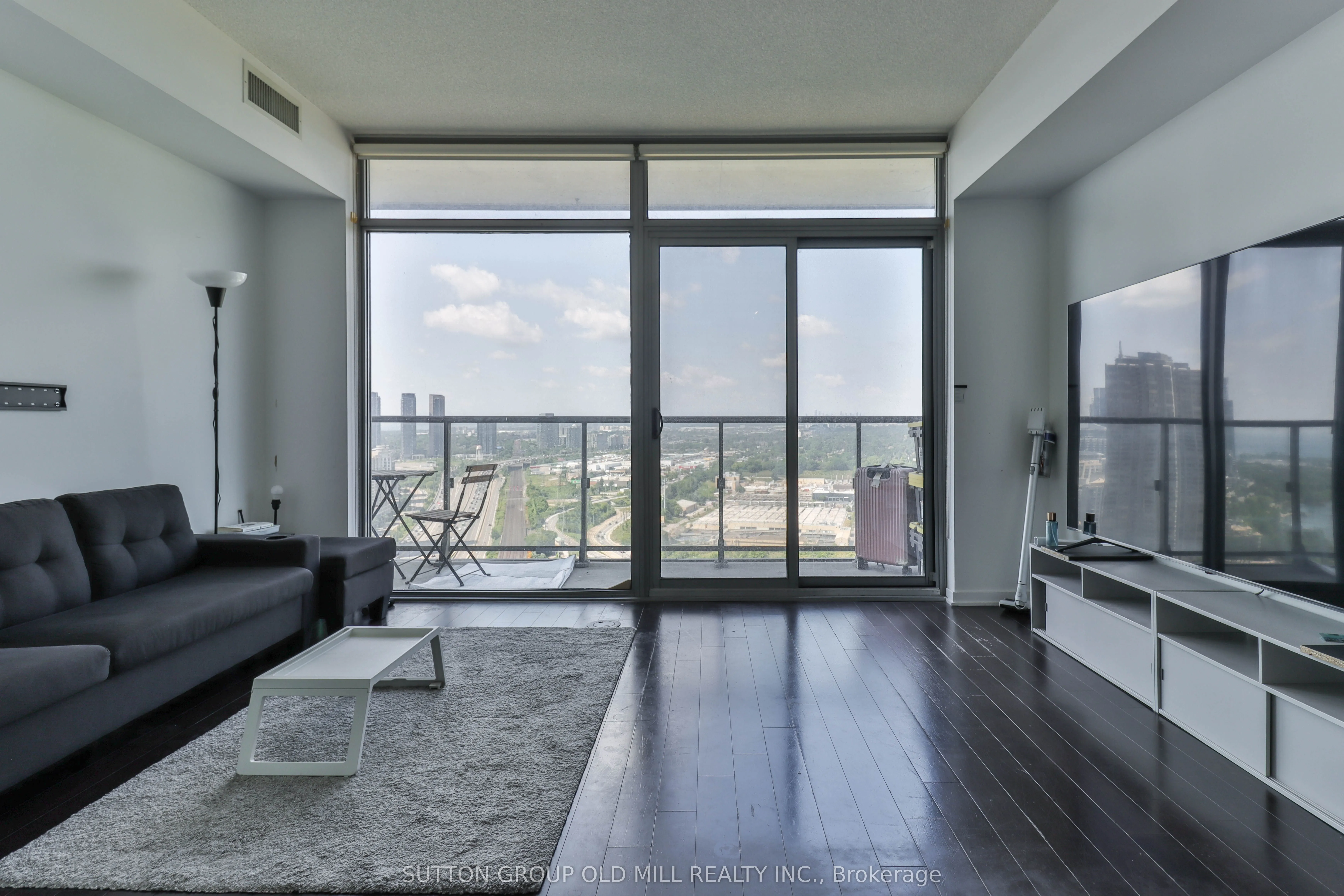 105 The Queensway, #3106