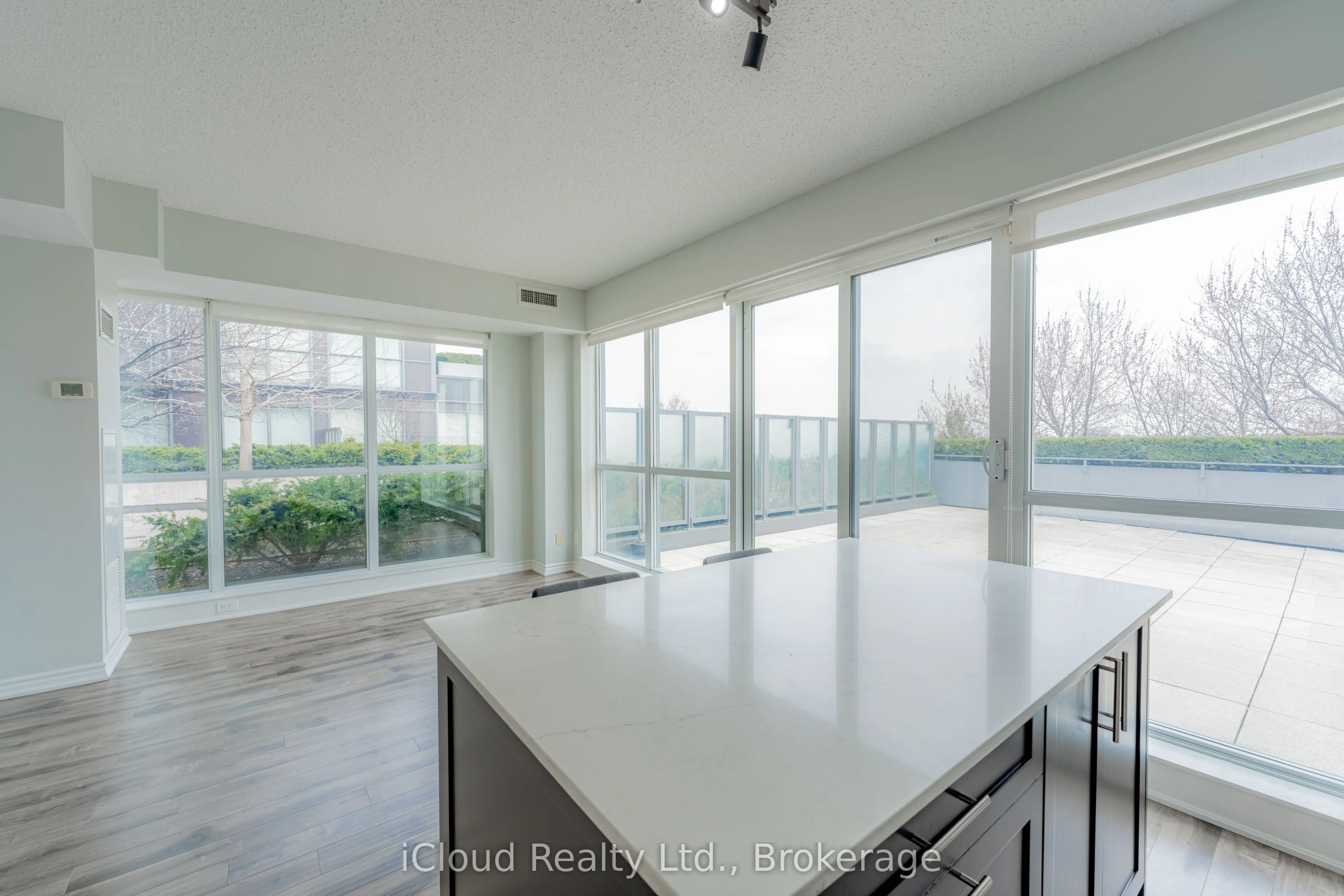 15 James Finlay Way, #625