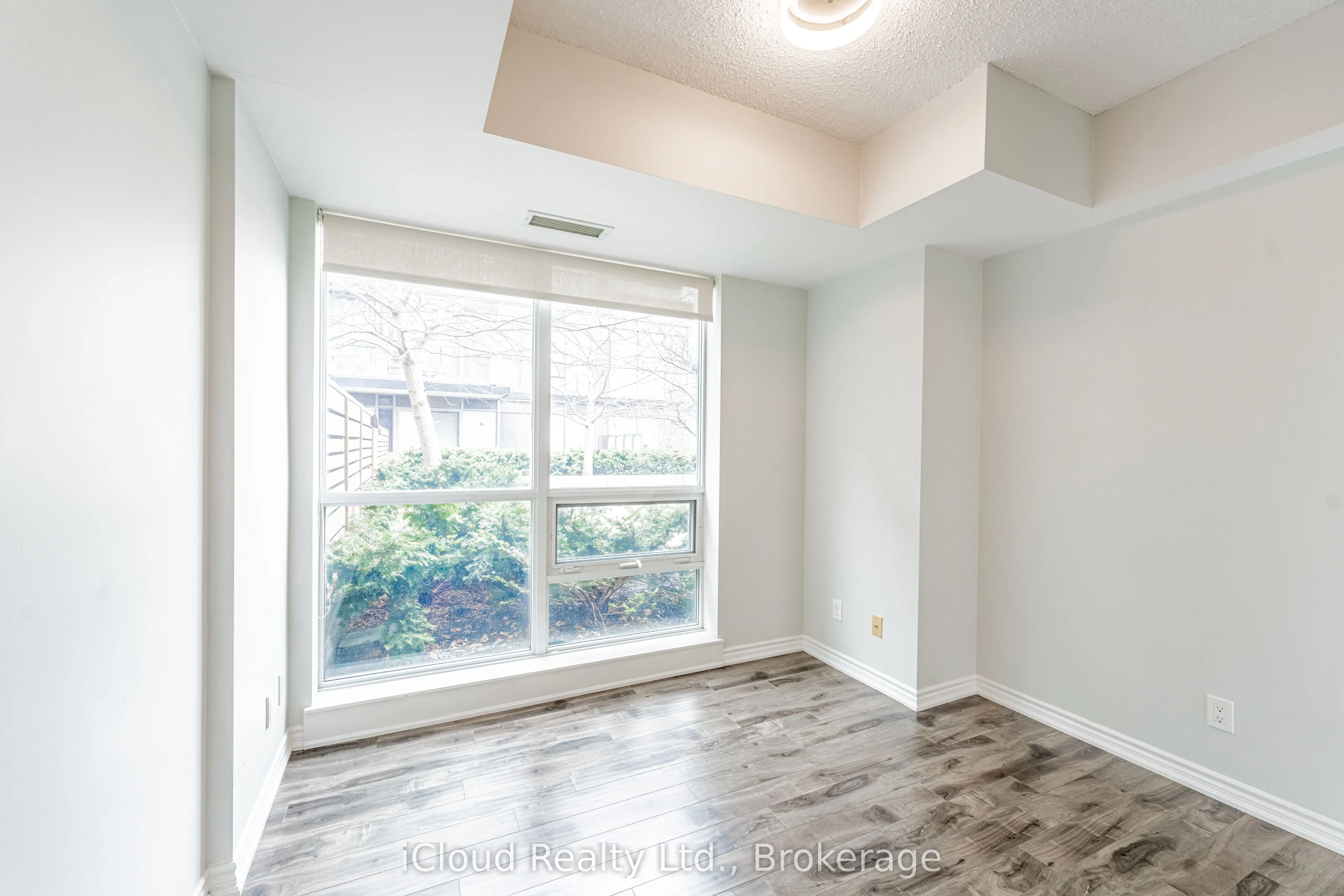 15 James Finlay Way, #625