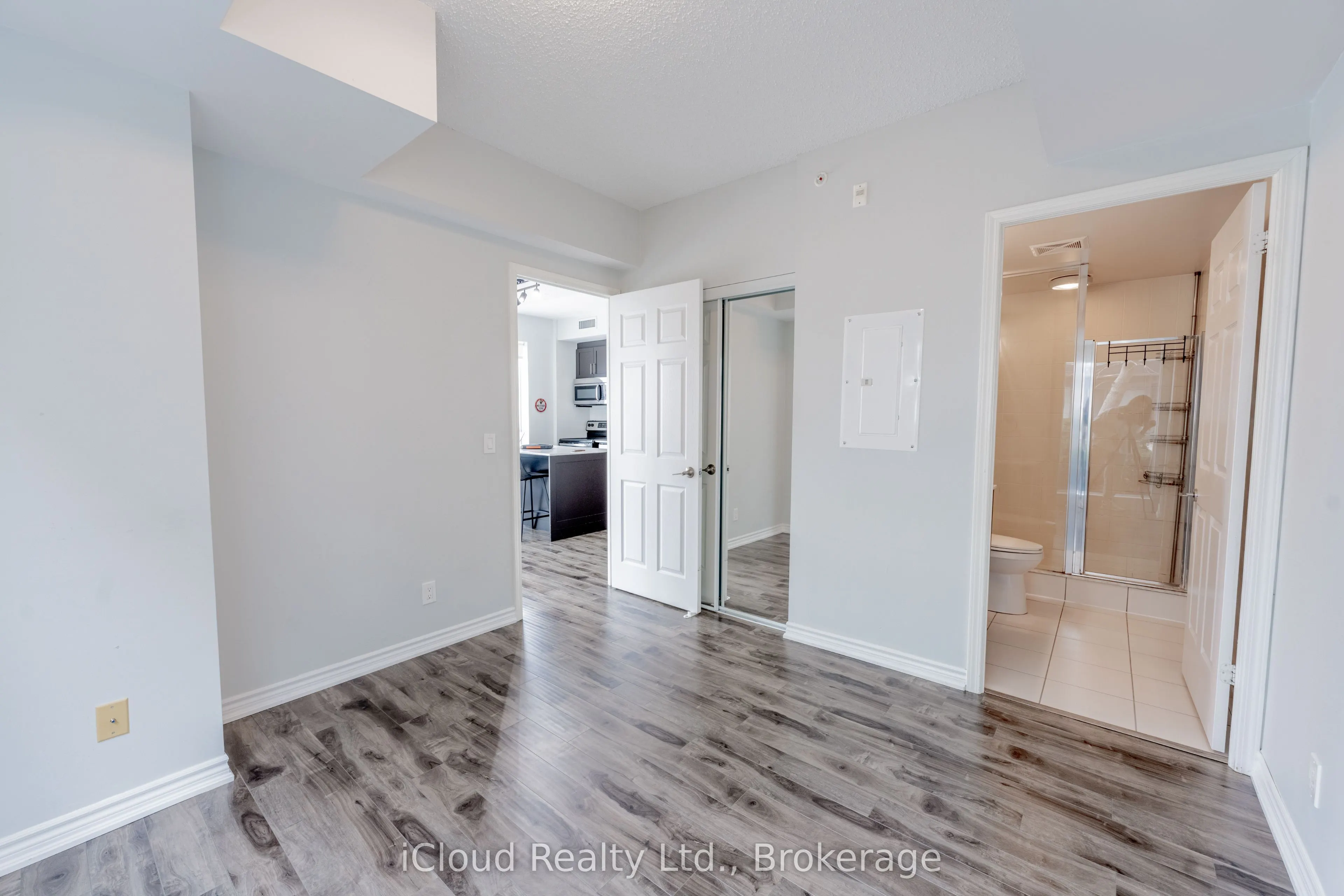 15 James Finlay Way, #625