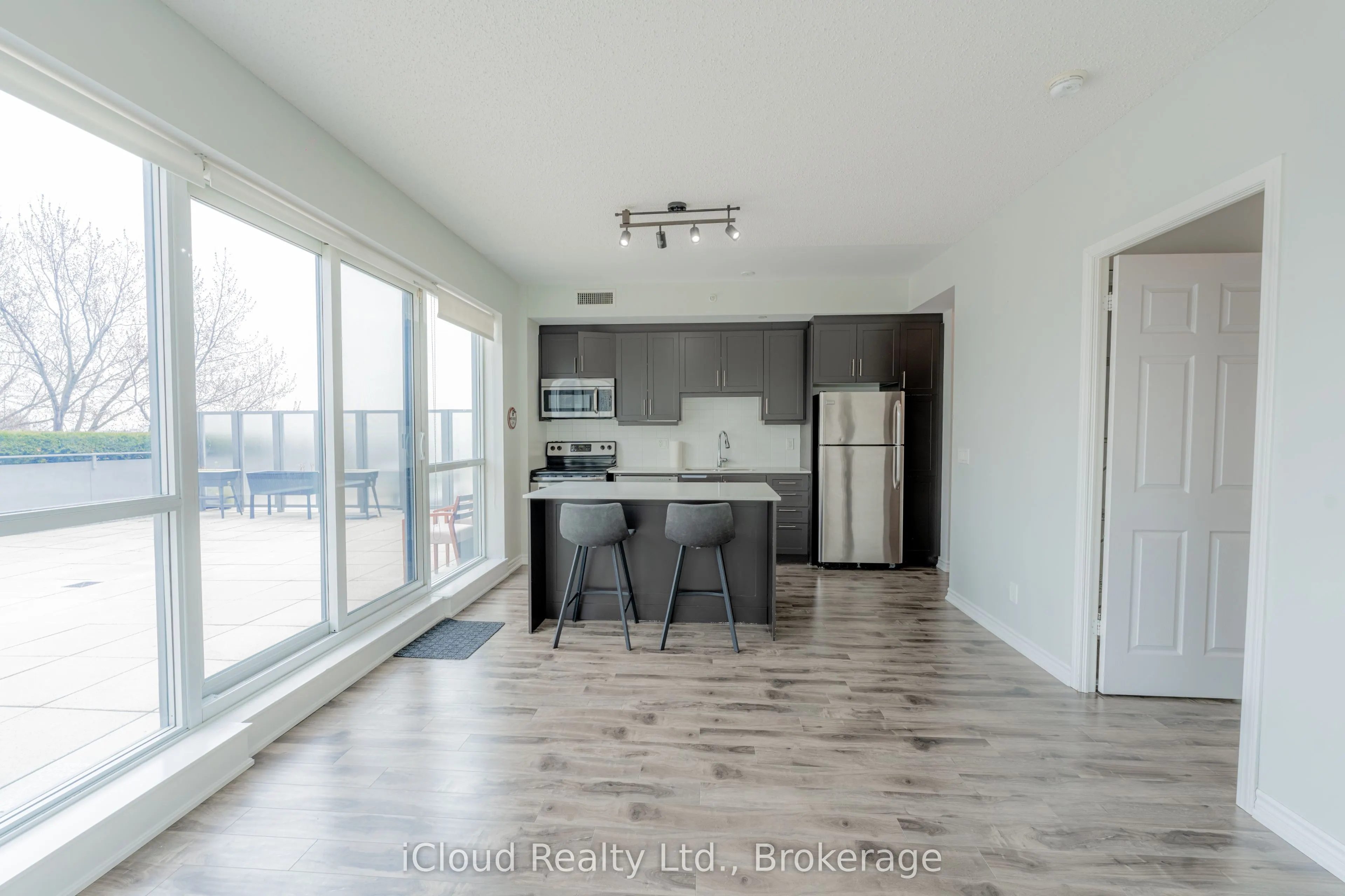 15 James Finlay Way, #625
