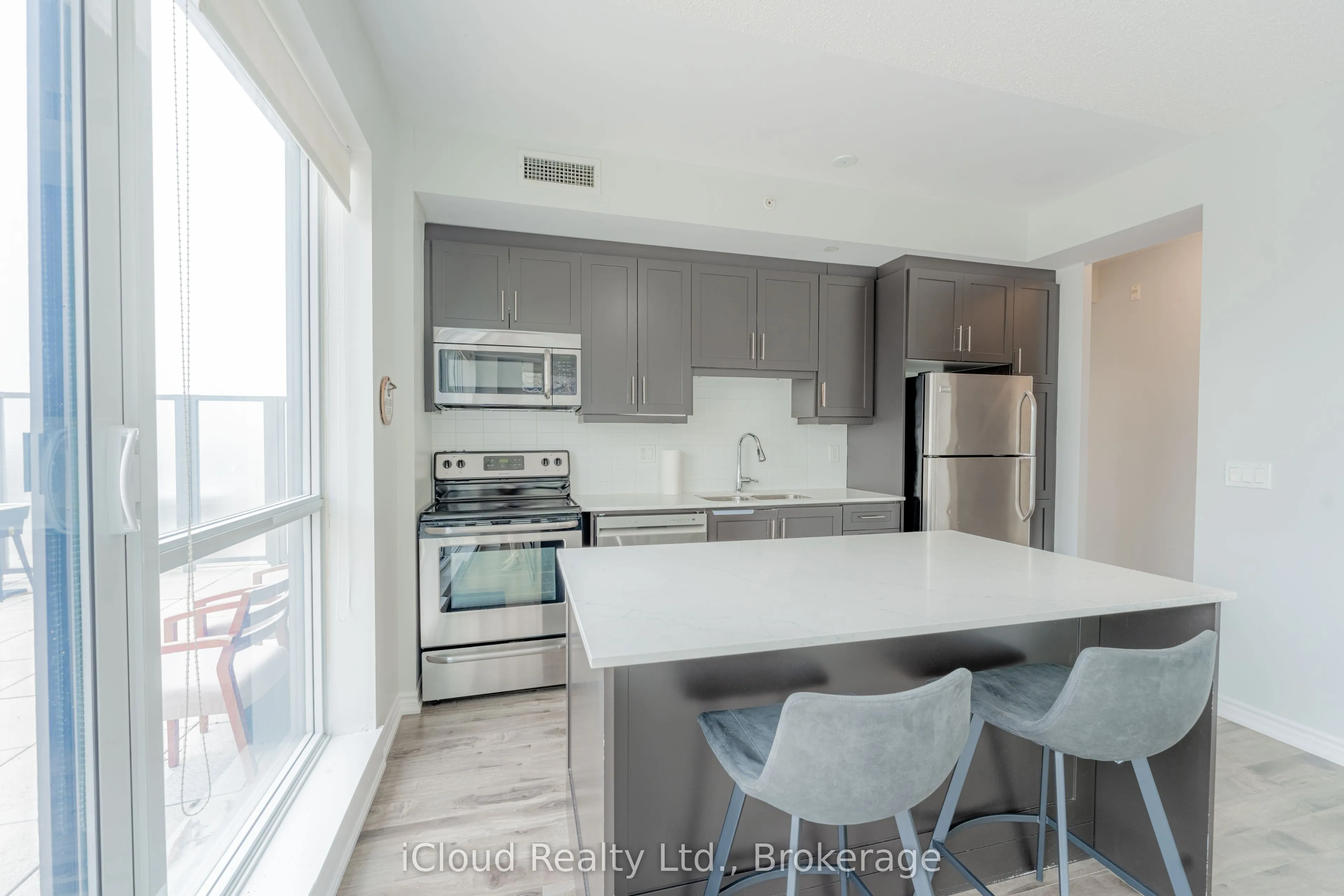 15 James Finlay Way, #625