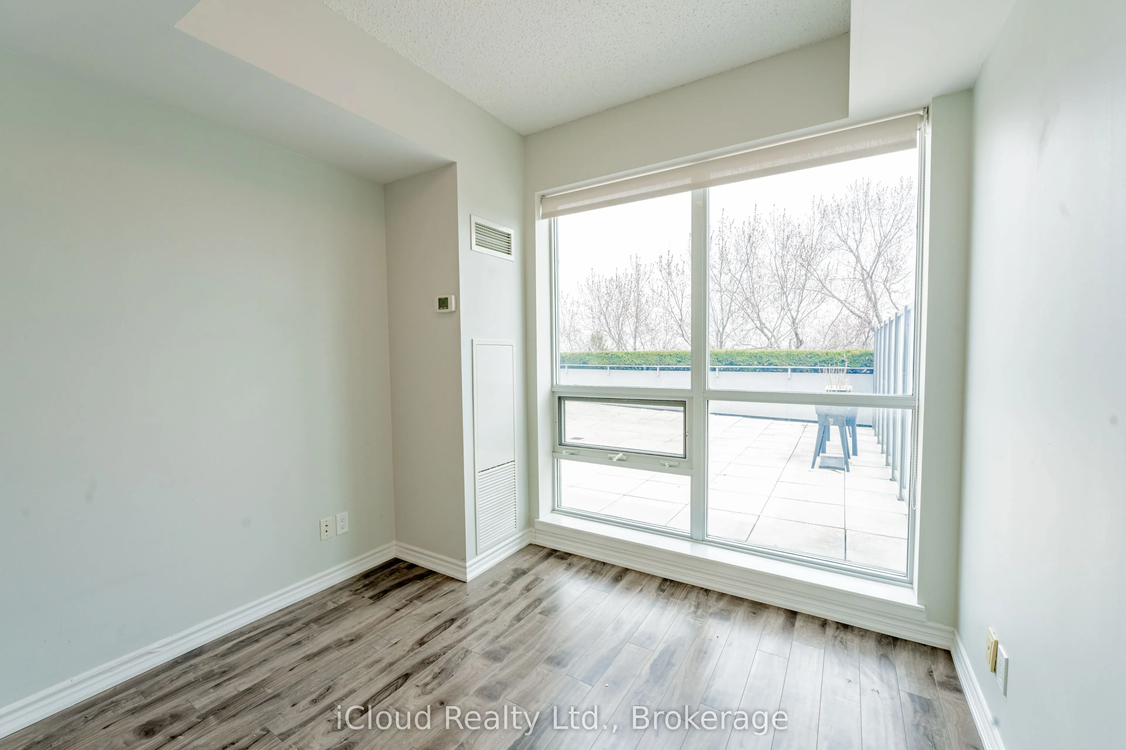 15 James Finlay Way, #625