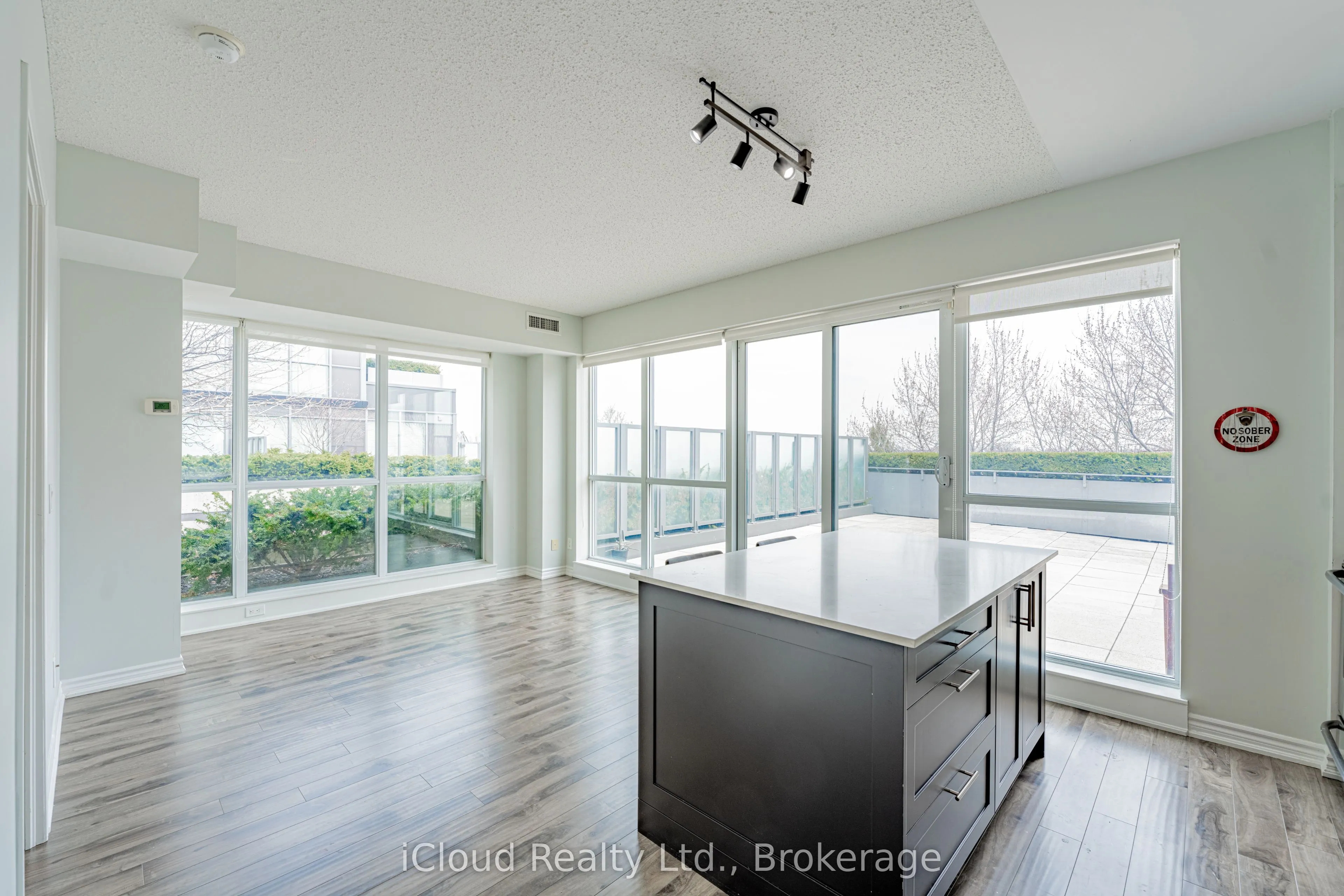 15 James Finlay Way, #625
