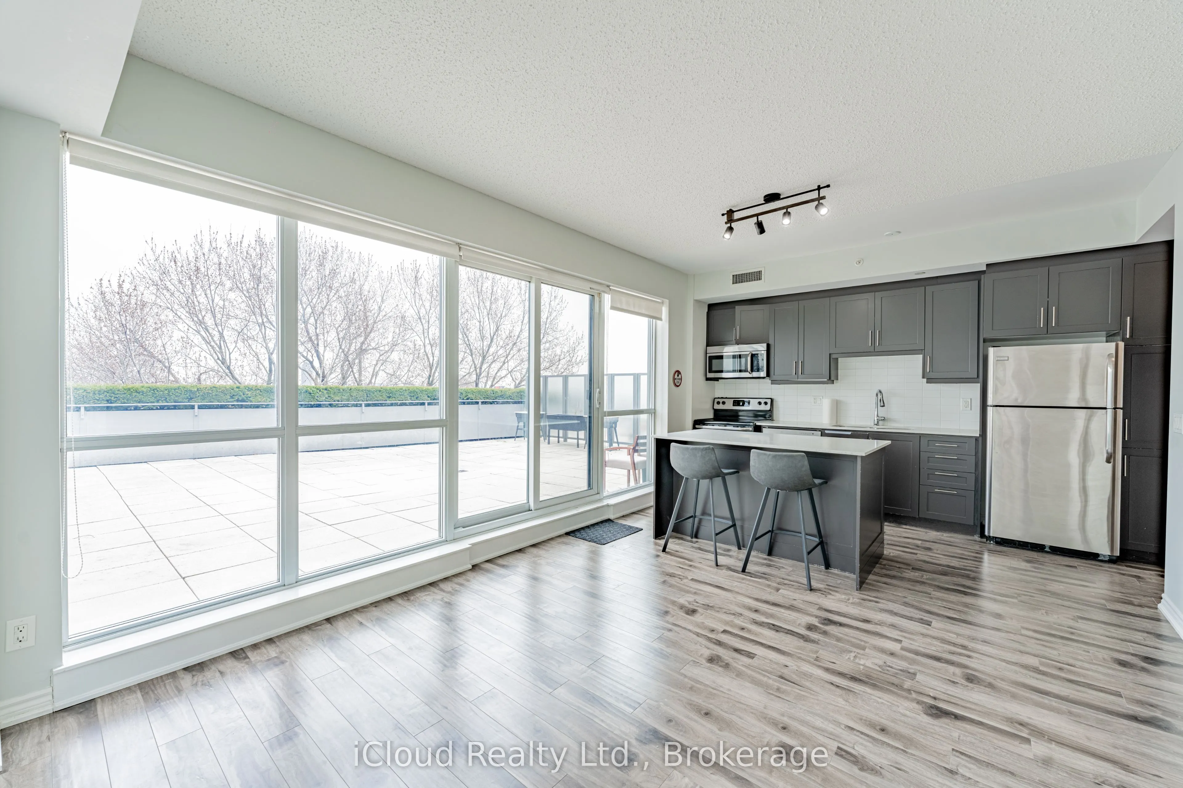 15 James Finlay Way, #625