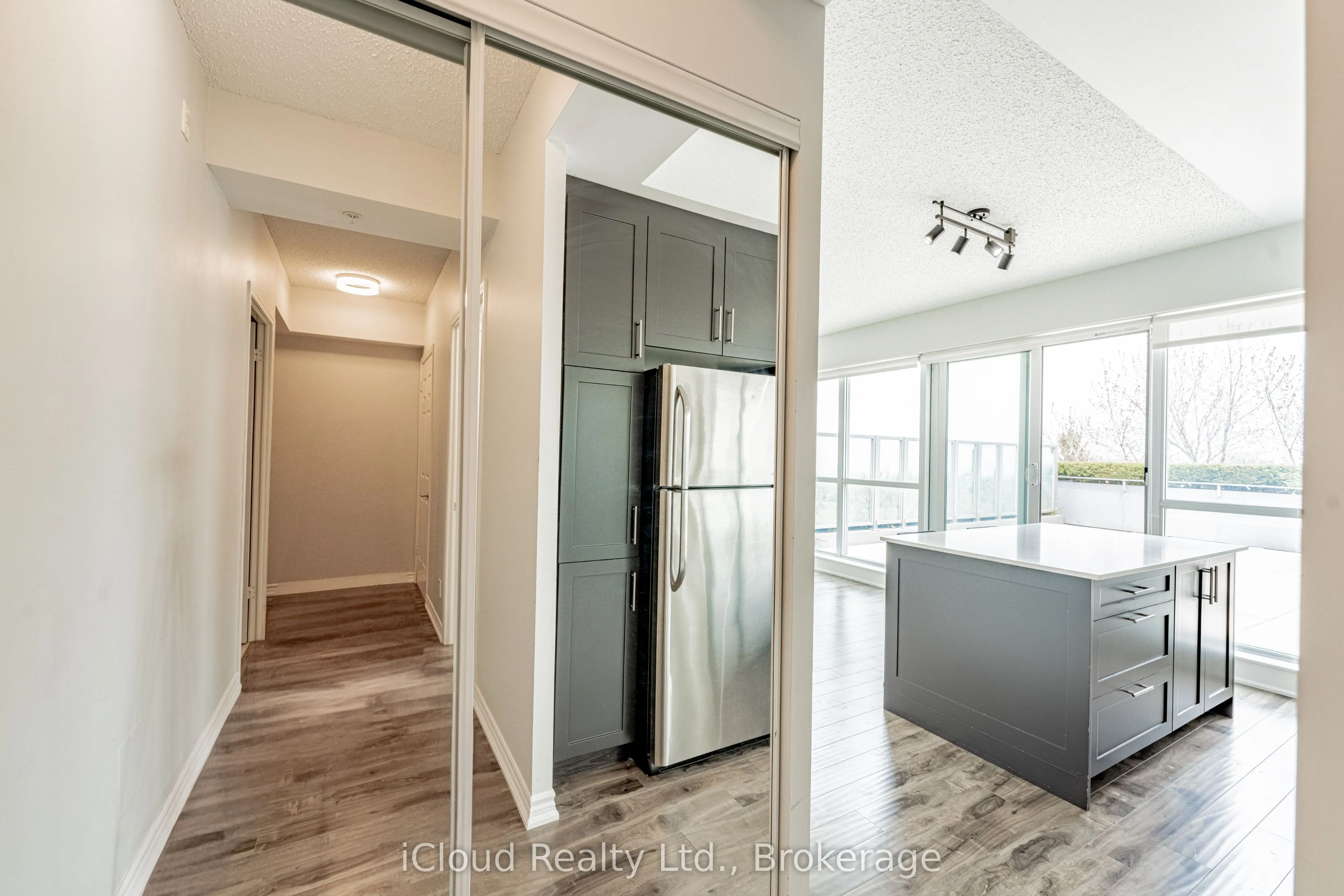 15 James Finlay Way, #625