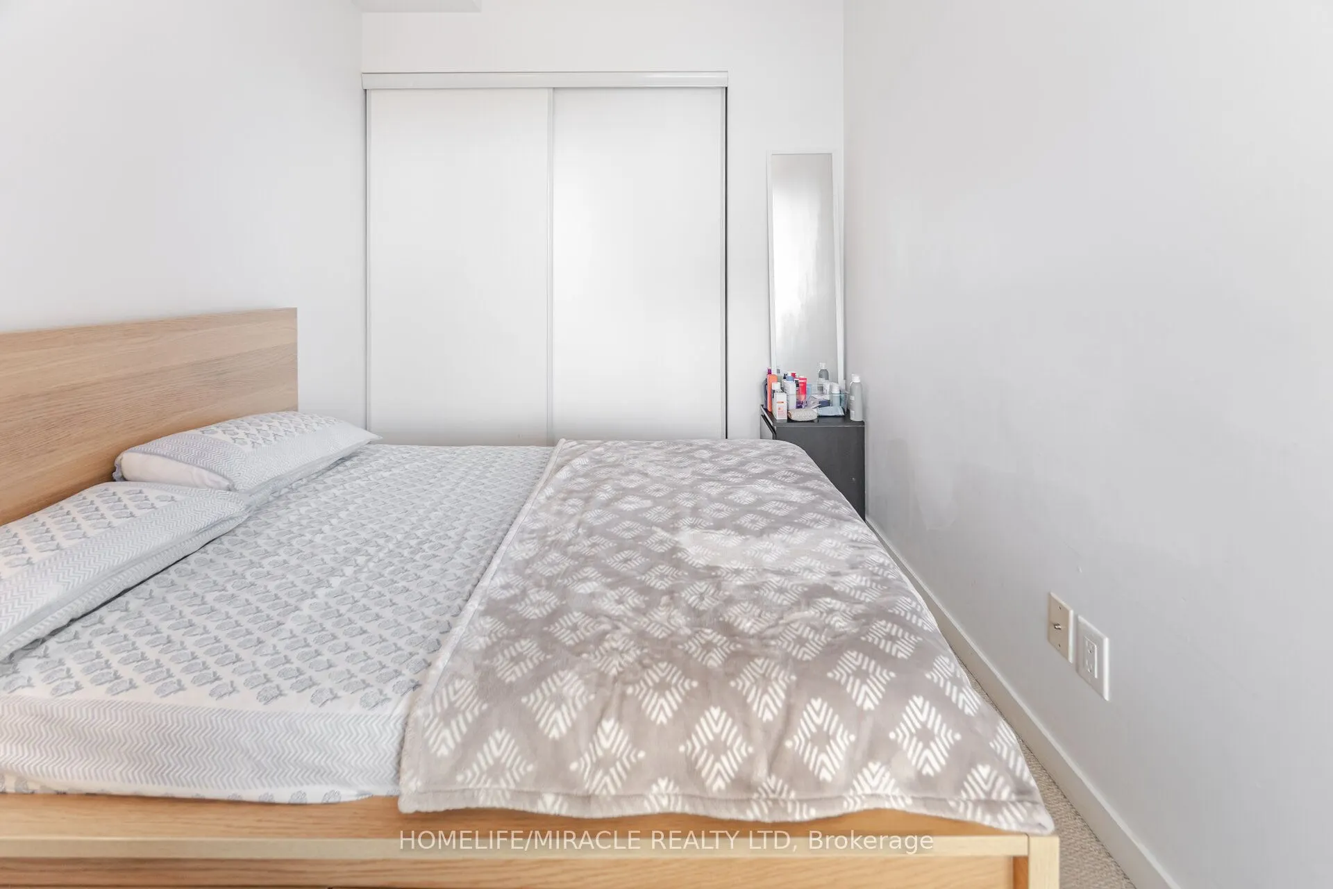 105 The Queensway Avenue, #2413