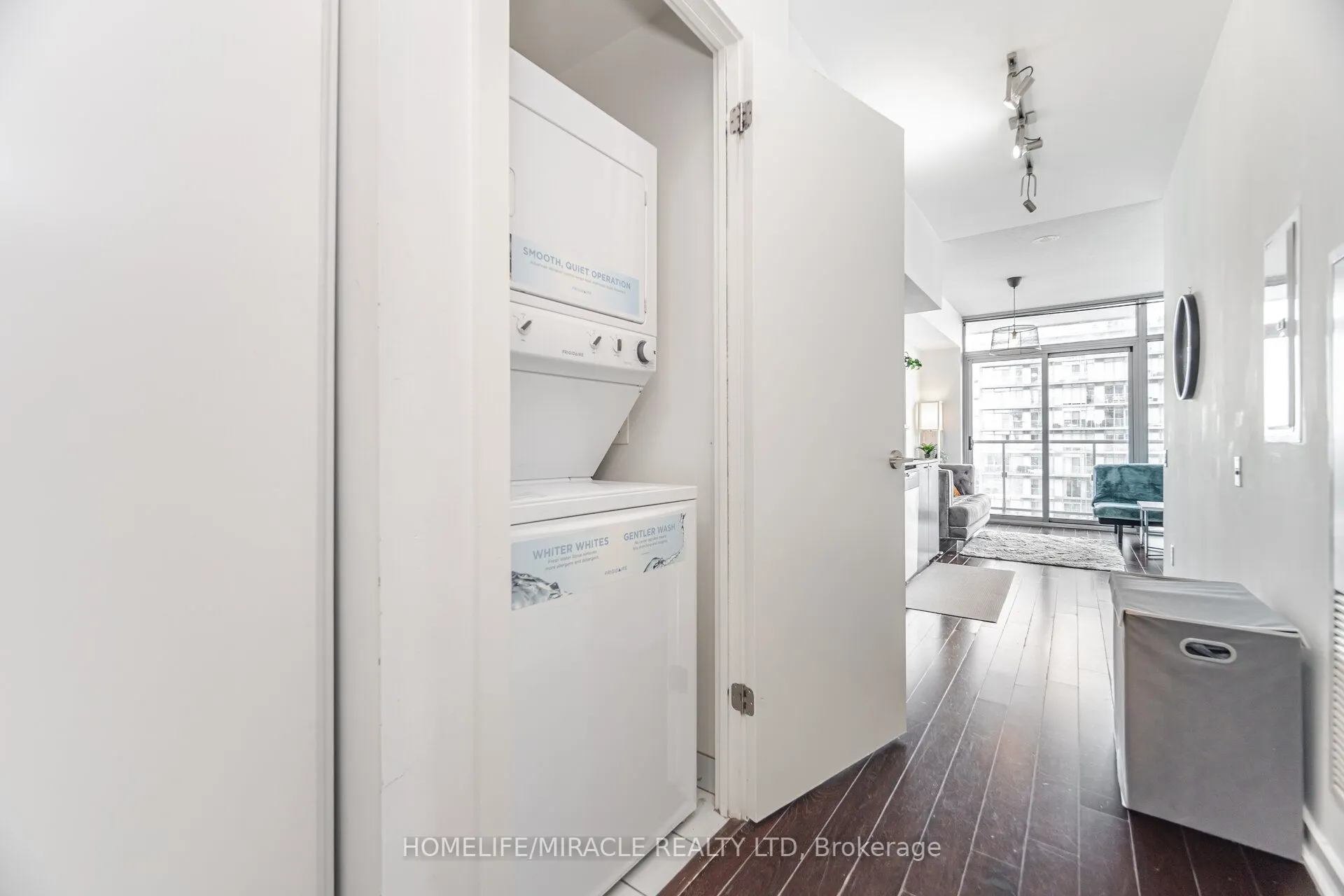 105 The Queensway Avenue, #2413