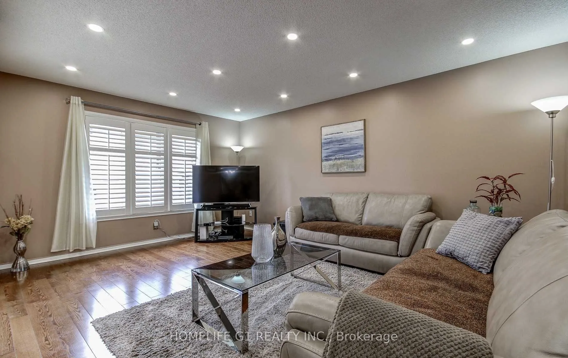 5 Beachpoint Boulevard