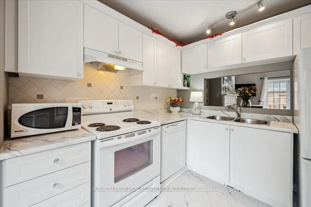 1275 Maple Crossing Boulevard, #15