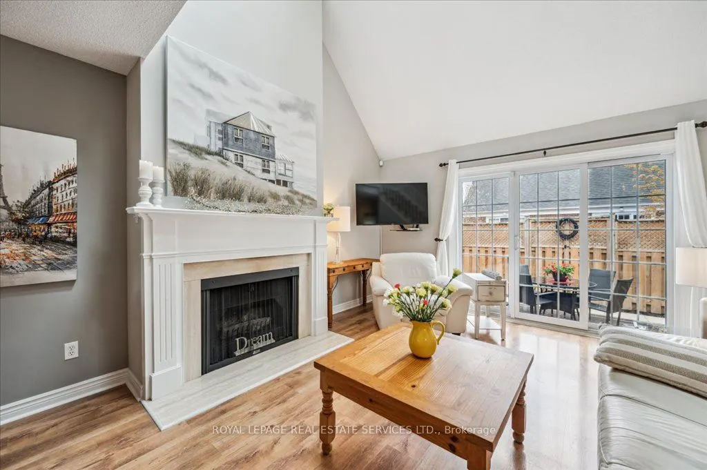1275 Maple Crossing Boulevard, #15