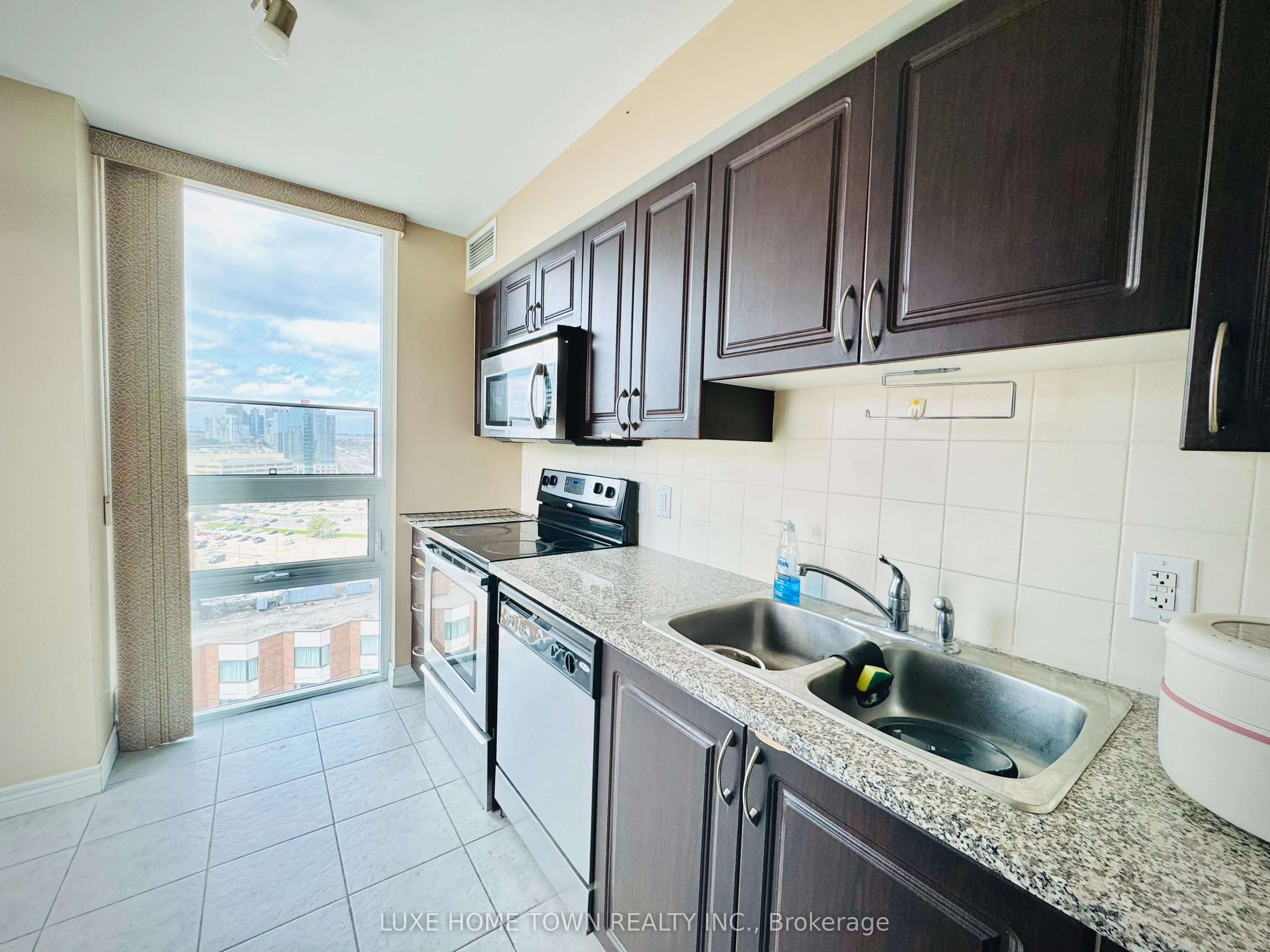 208 Enfield Place, #2108