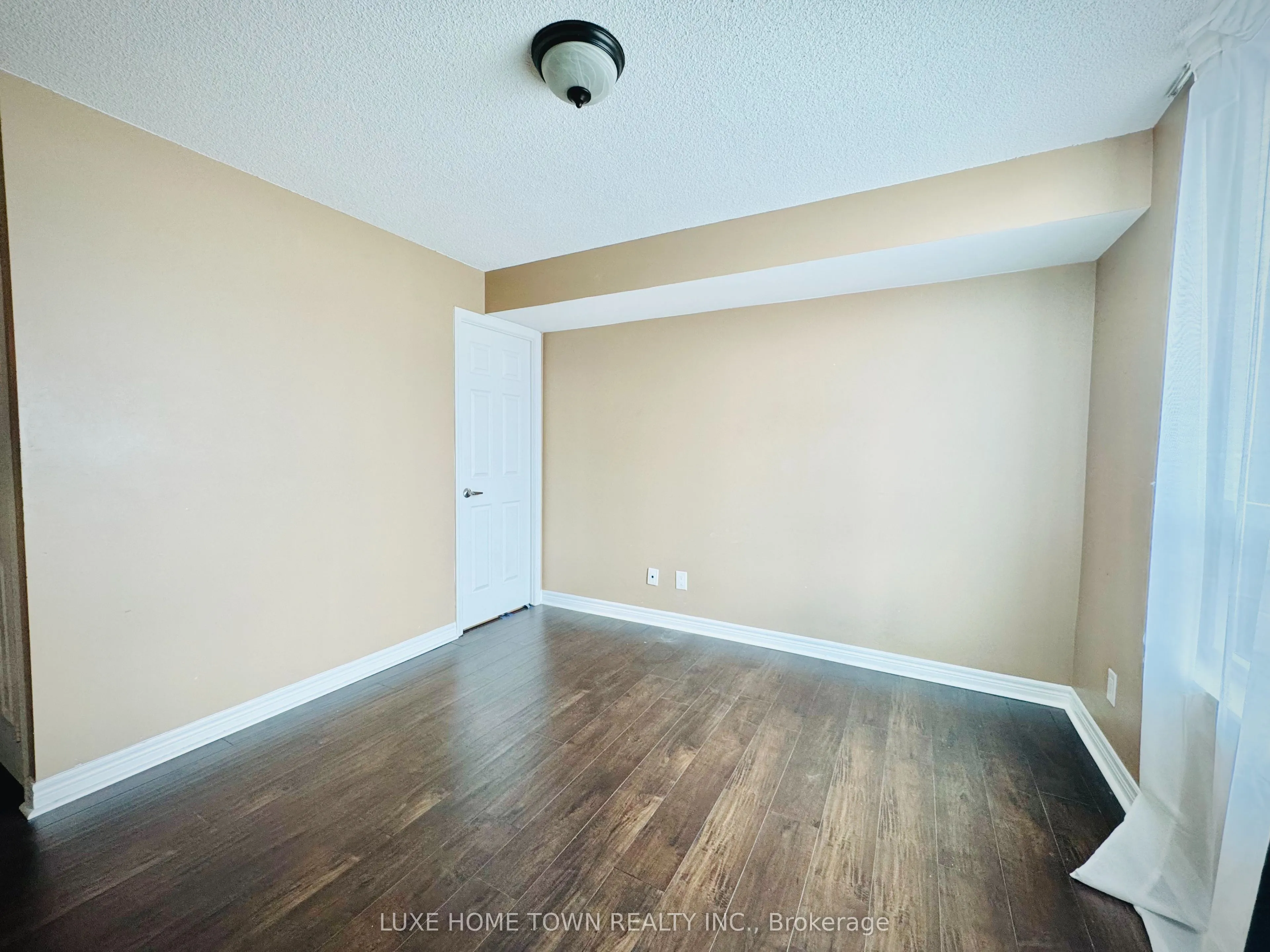 208 Enfield Place, #2108