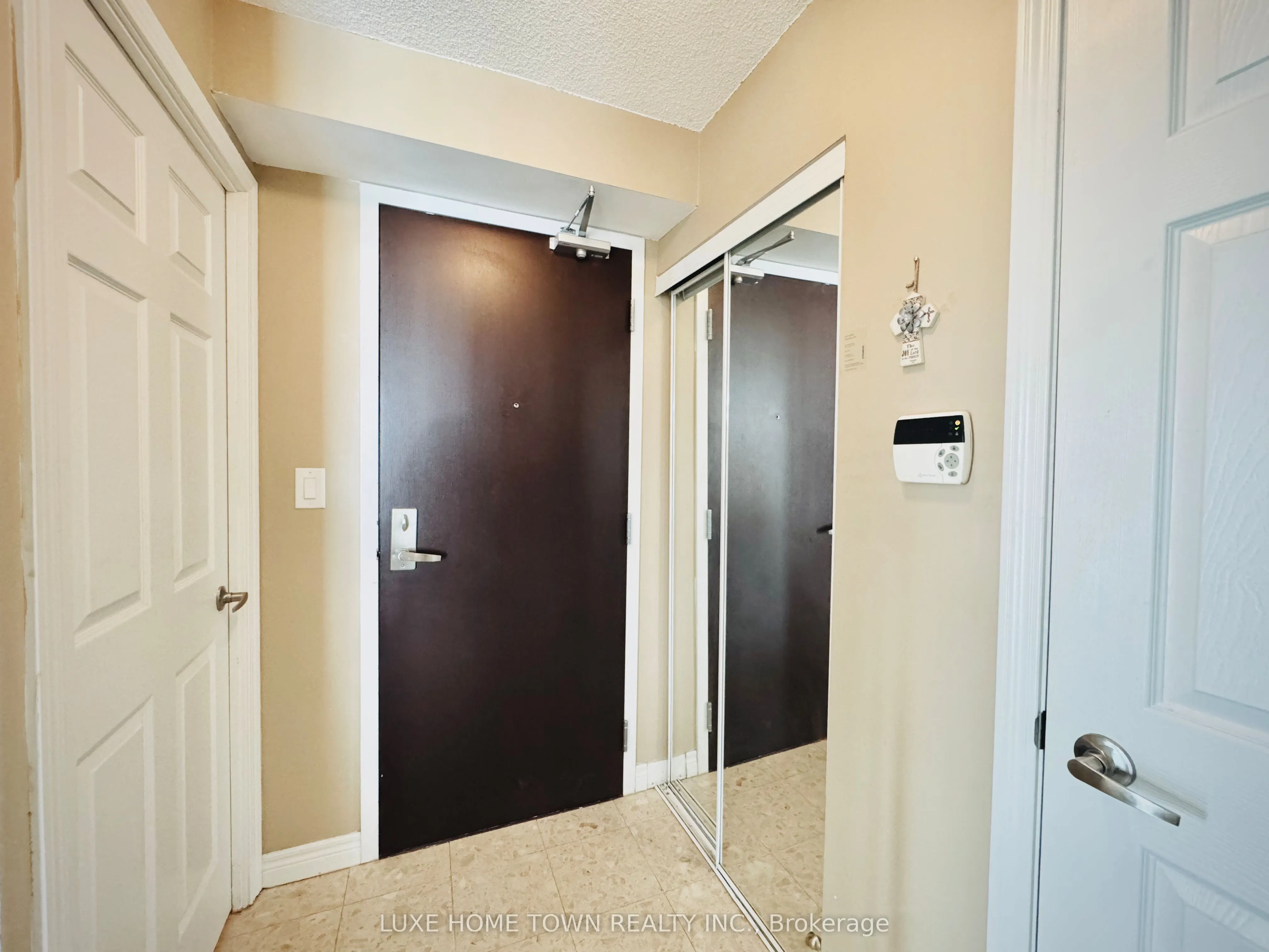 208 Enfield Place, #2108