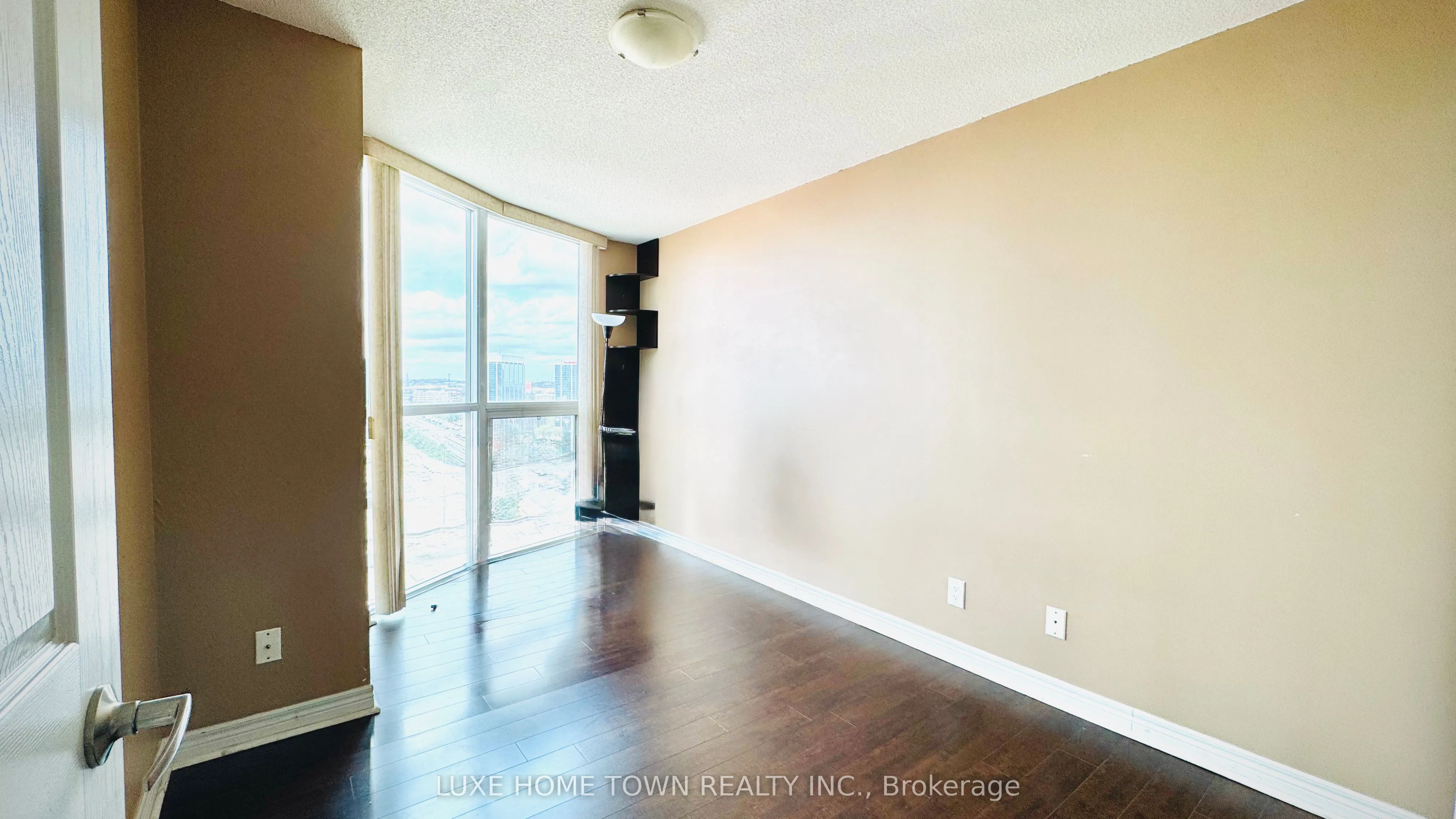 208 Enfield Place, #2108