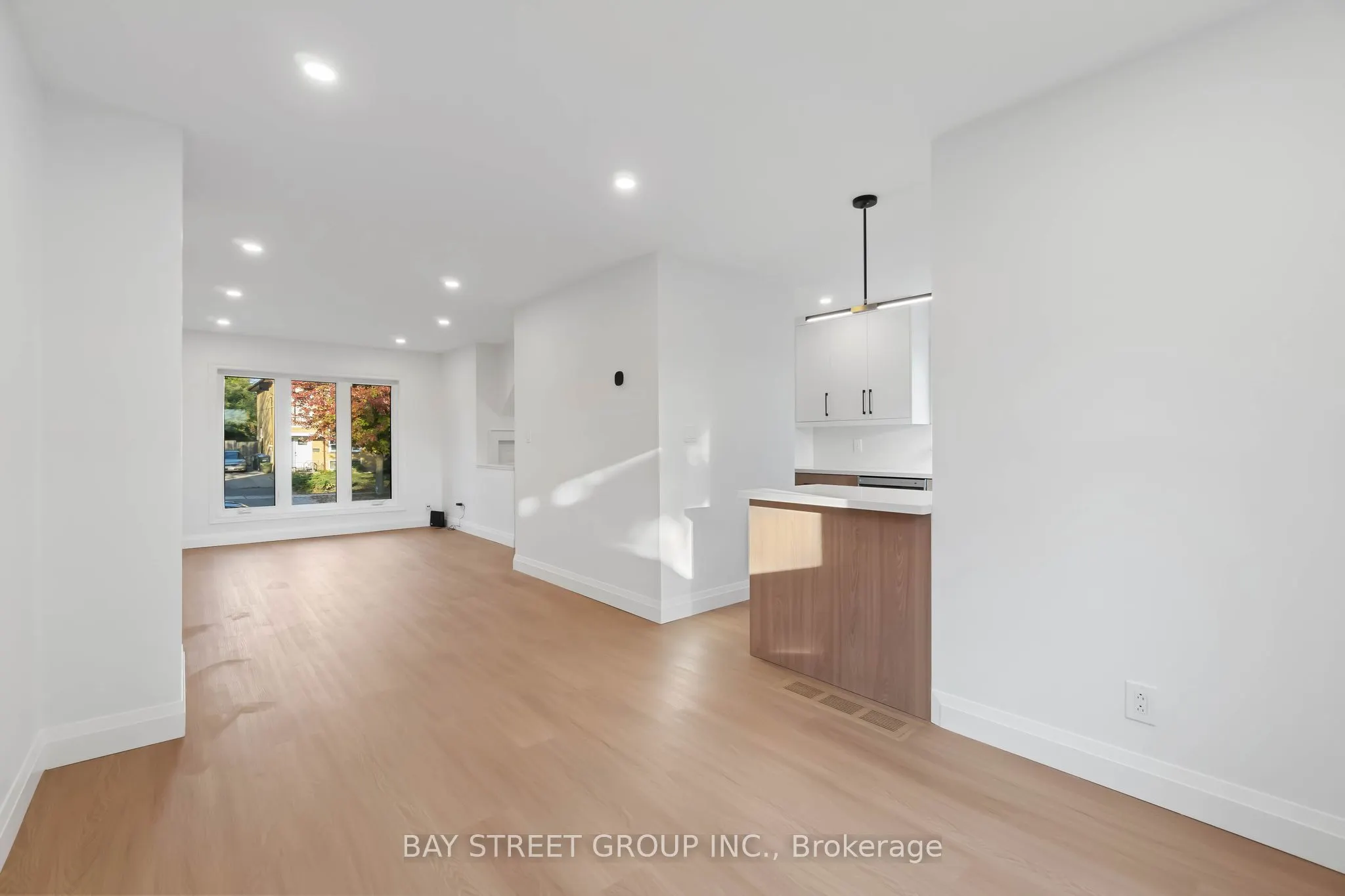 1372 Freeport Drive