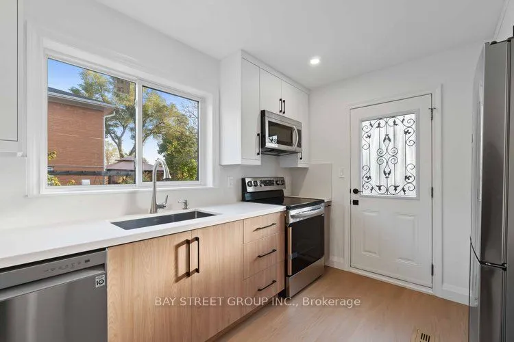 1372 Freeport Drive