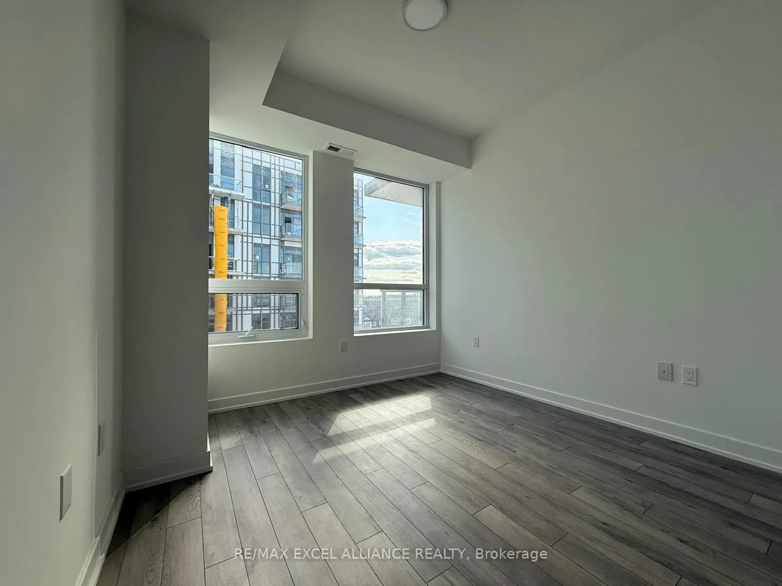 1005 Dundas Street E, #608