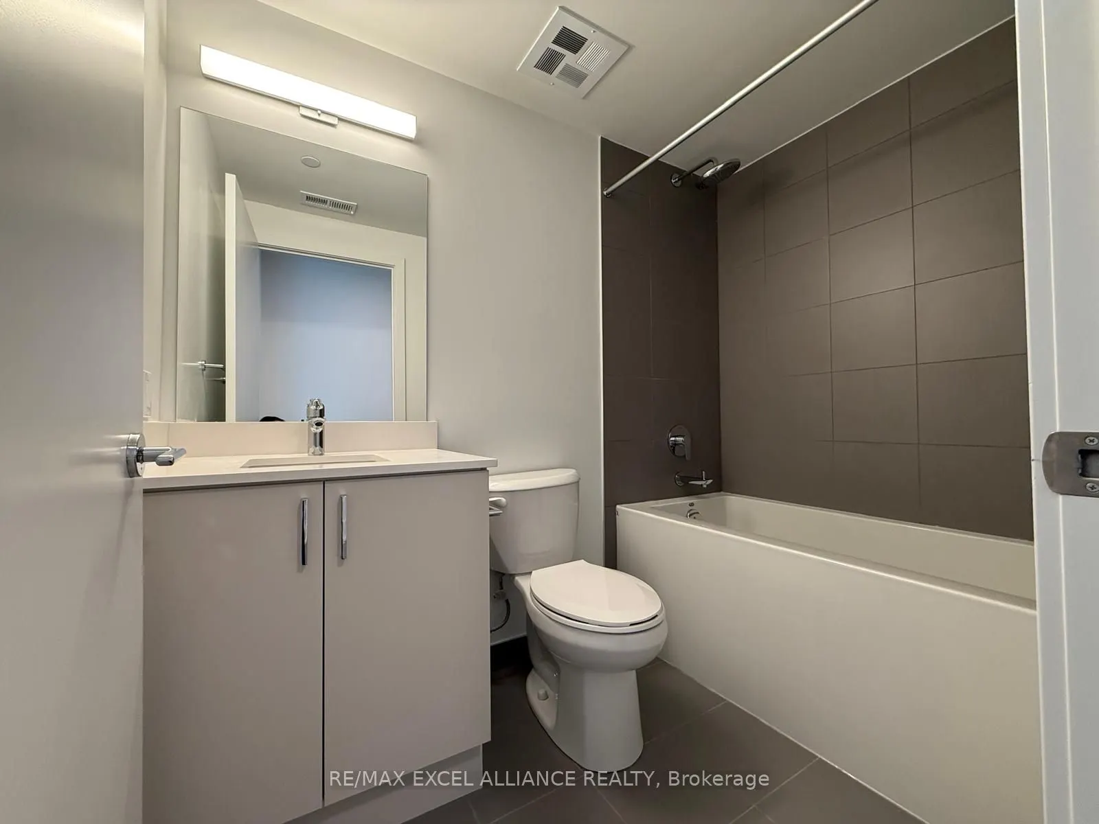 1005 Dundas Street E, #608