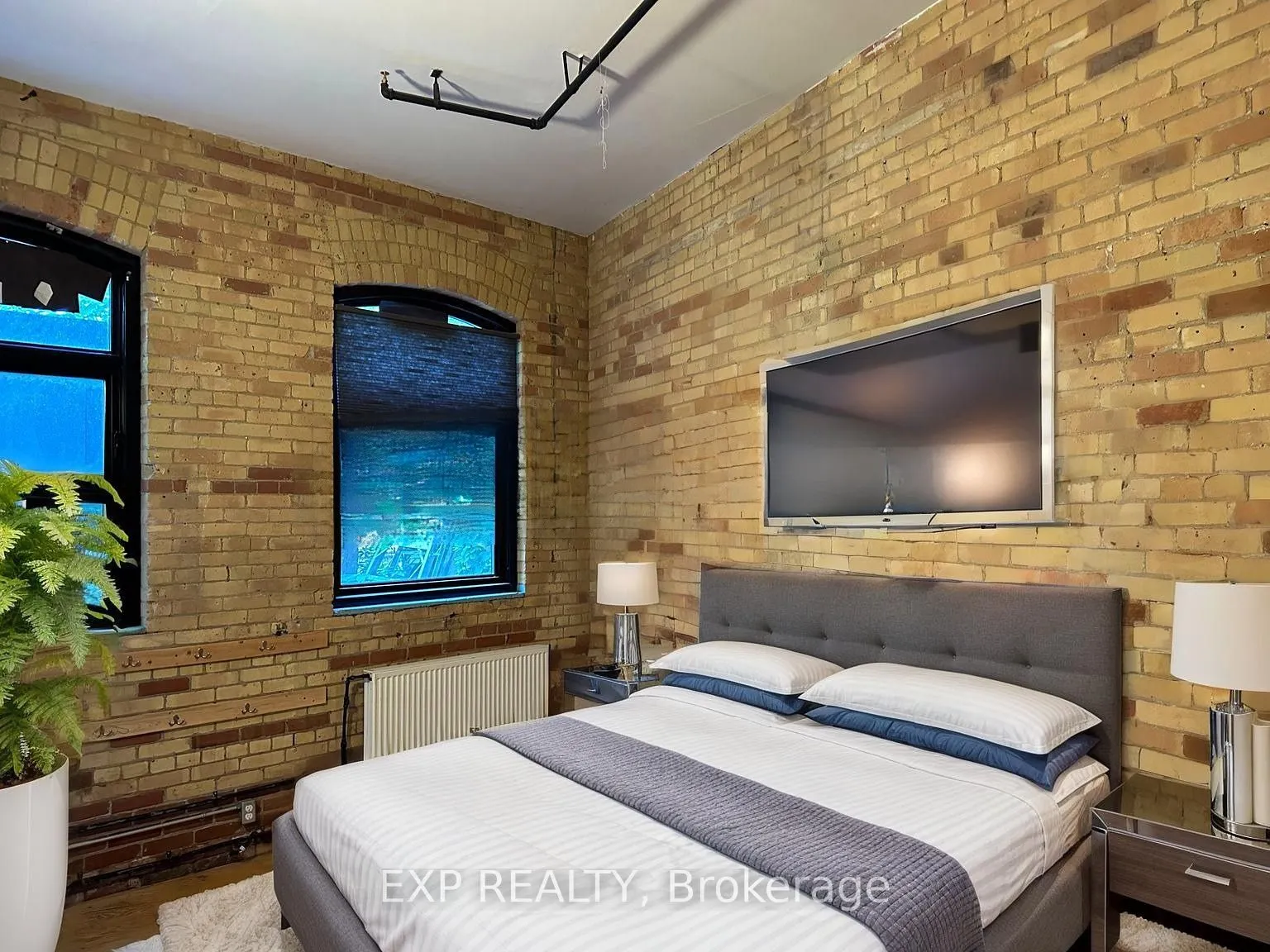 2480 Dundas Street W, #103