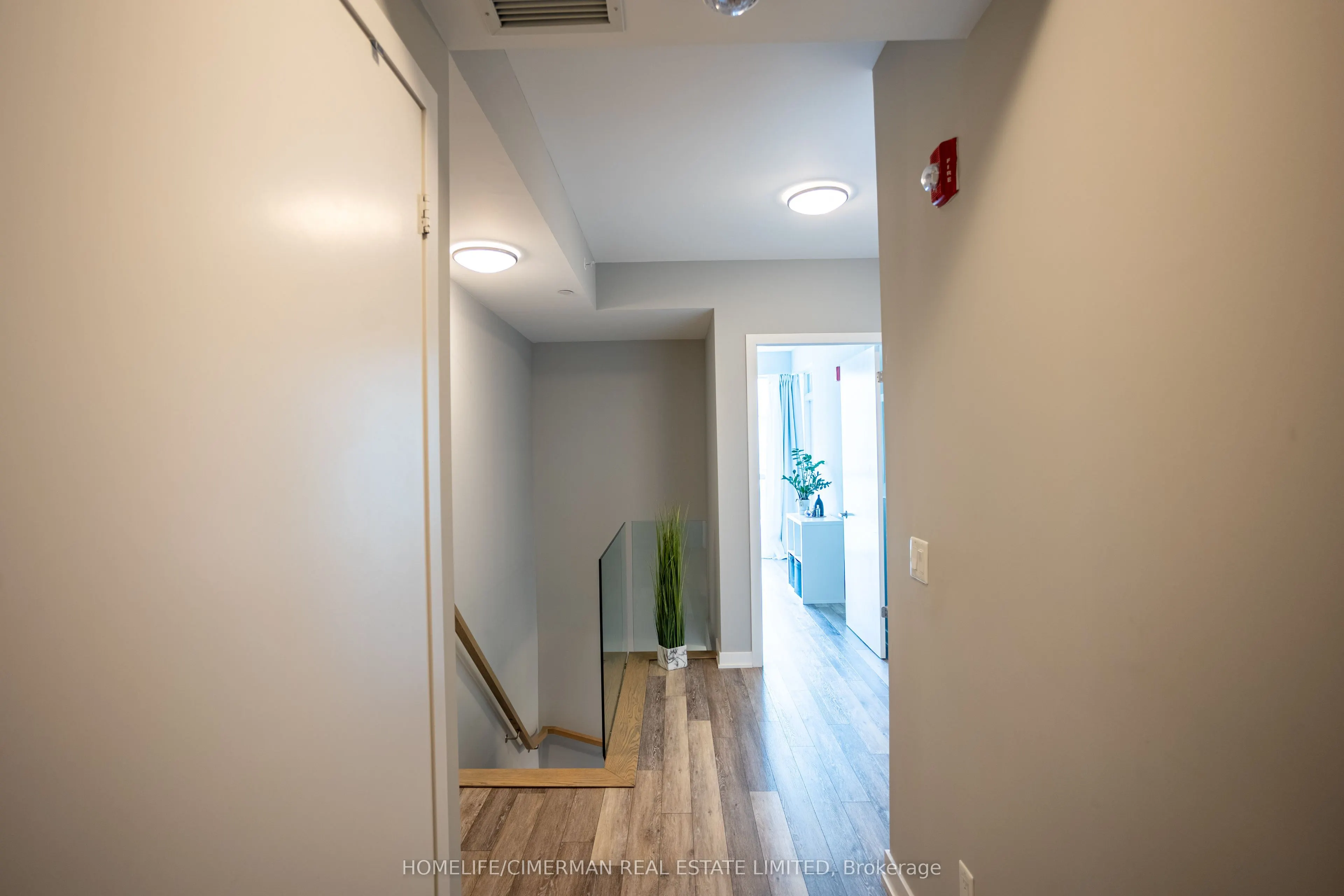 5260 Dundas Street, #C323