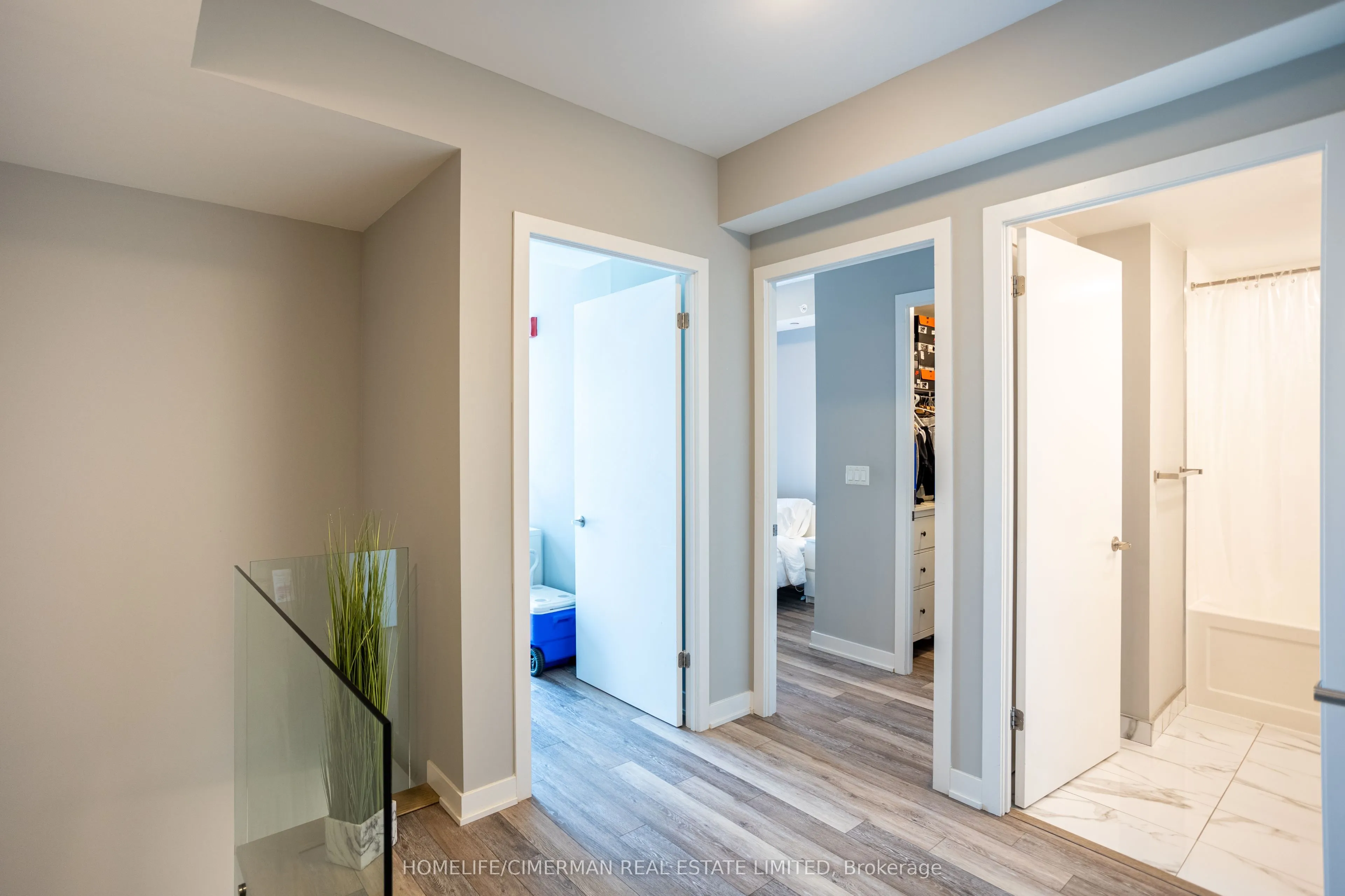 5260 Dundas Street, #C323