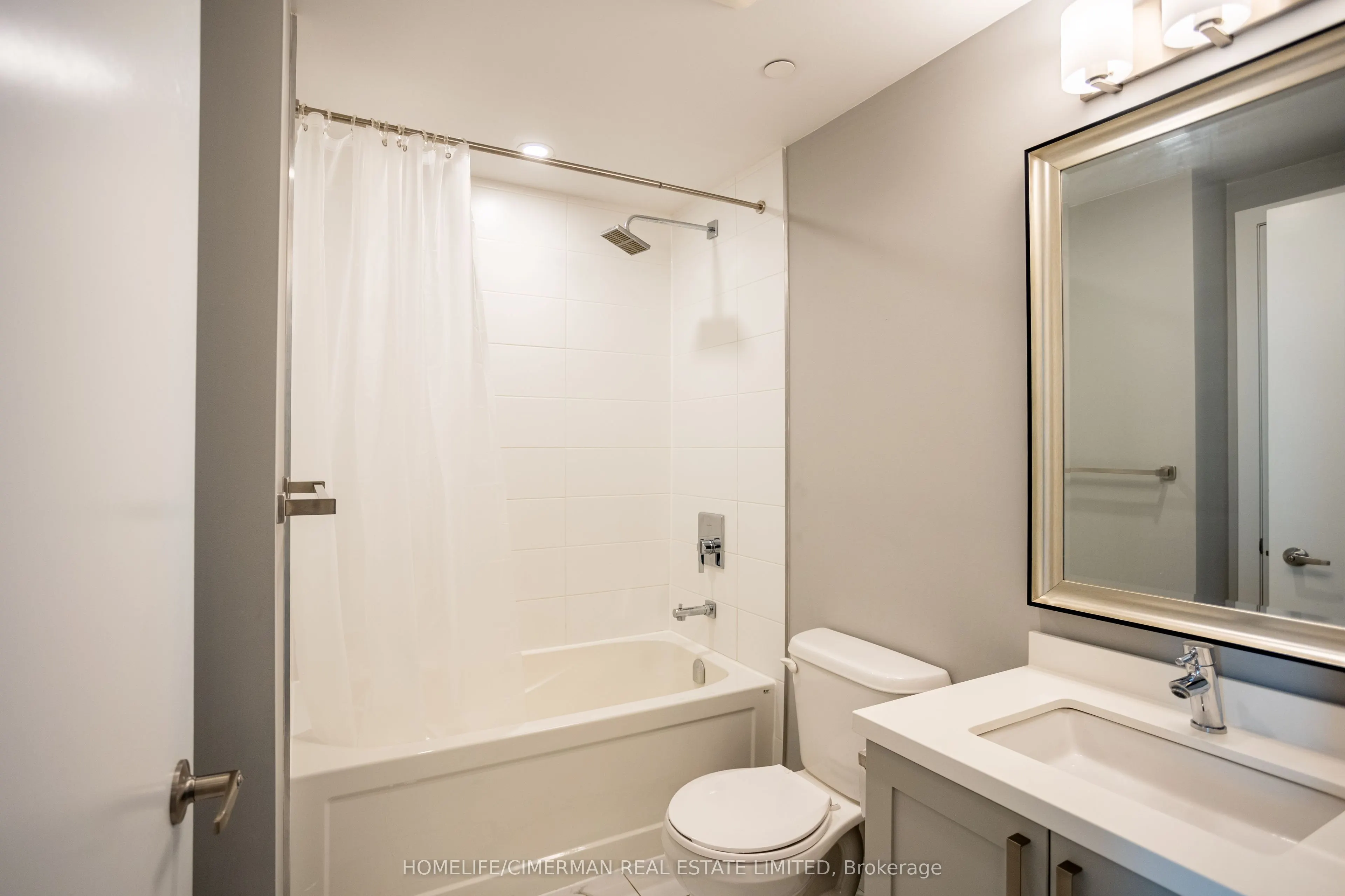 5260 Dundas Street, #C323
