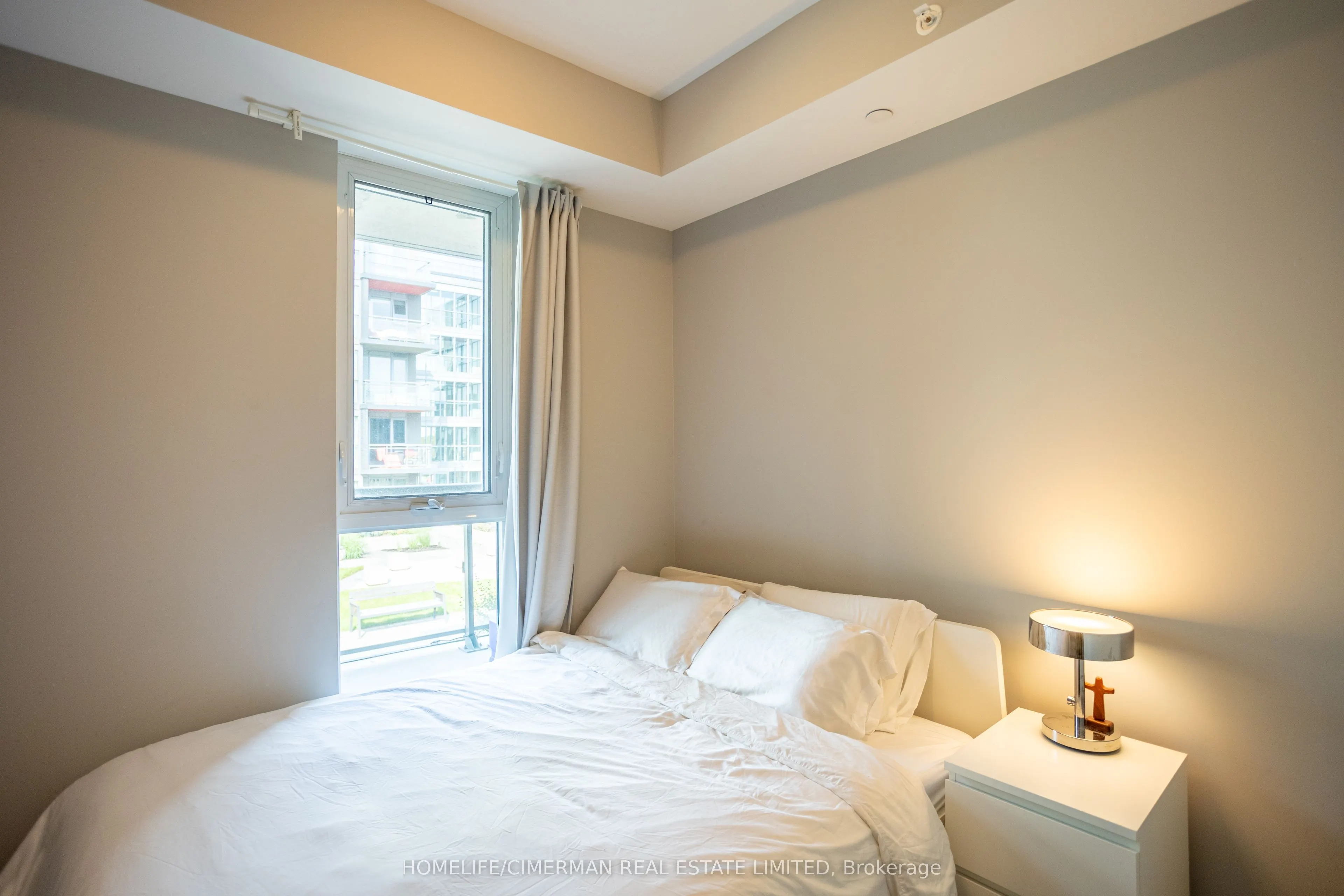 5260 Dundas Street, #C323