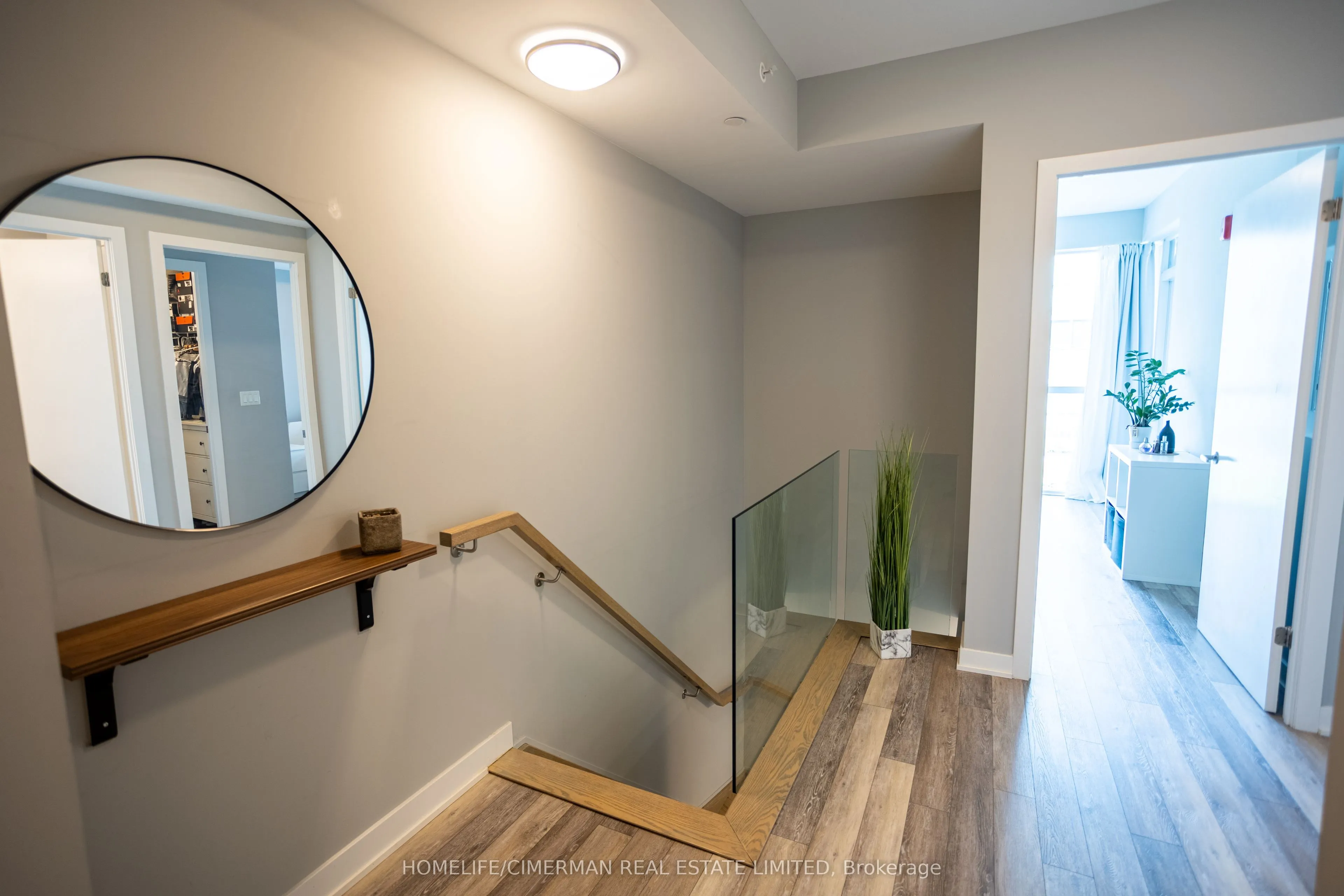 5260 Dundas Street, #C323