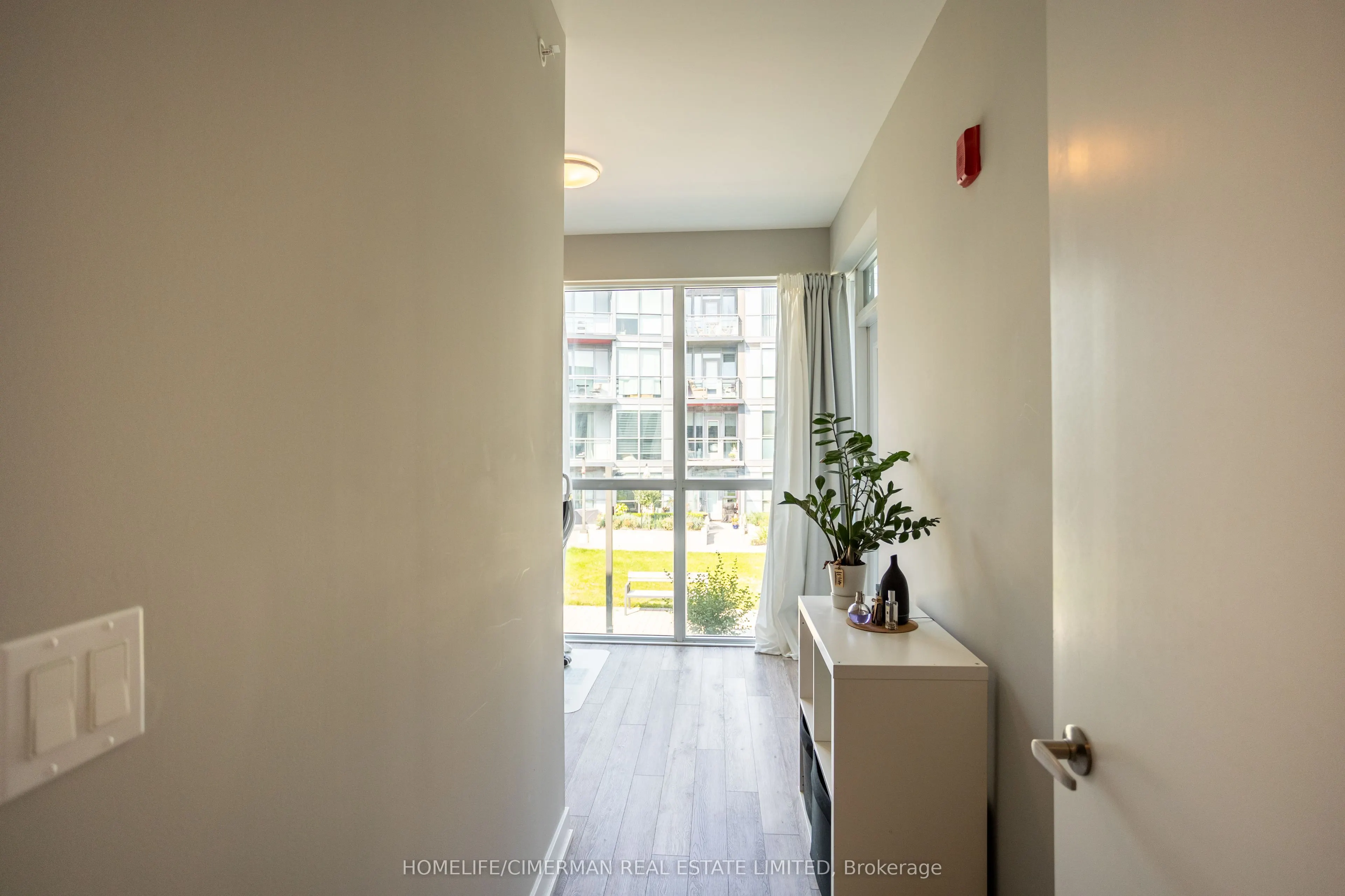 5260 Dundas Street, #C323