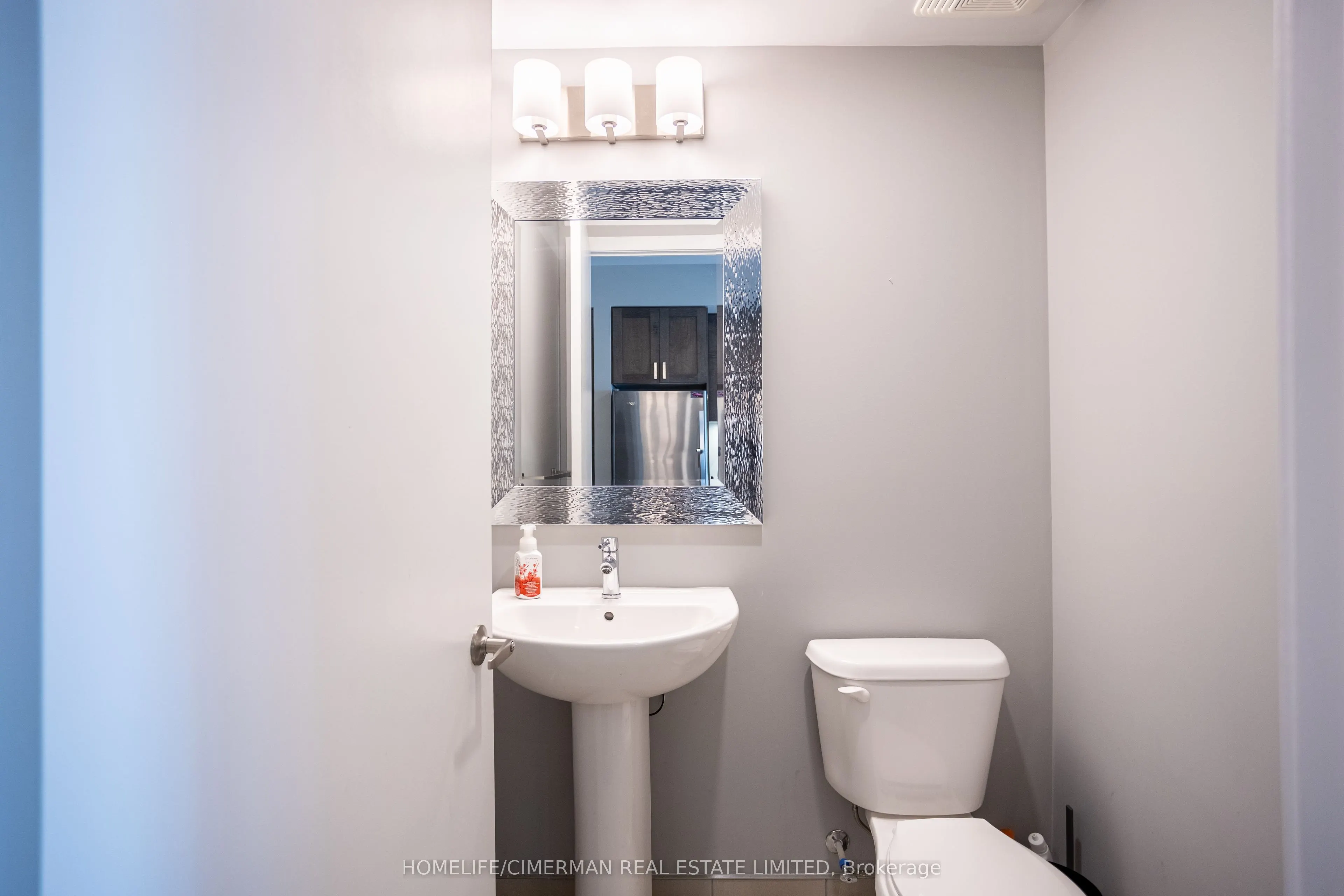5260 Dundas Street, #C323