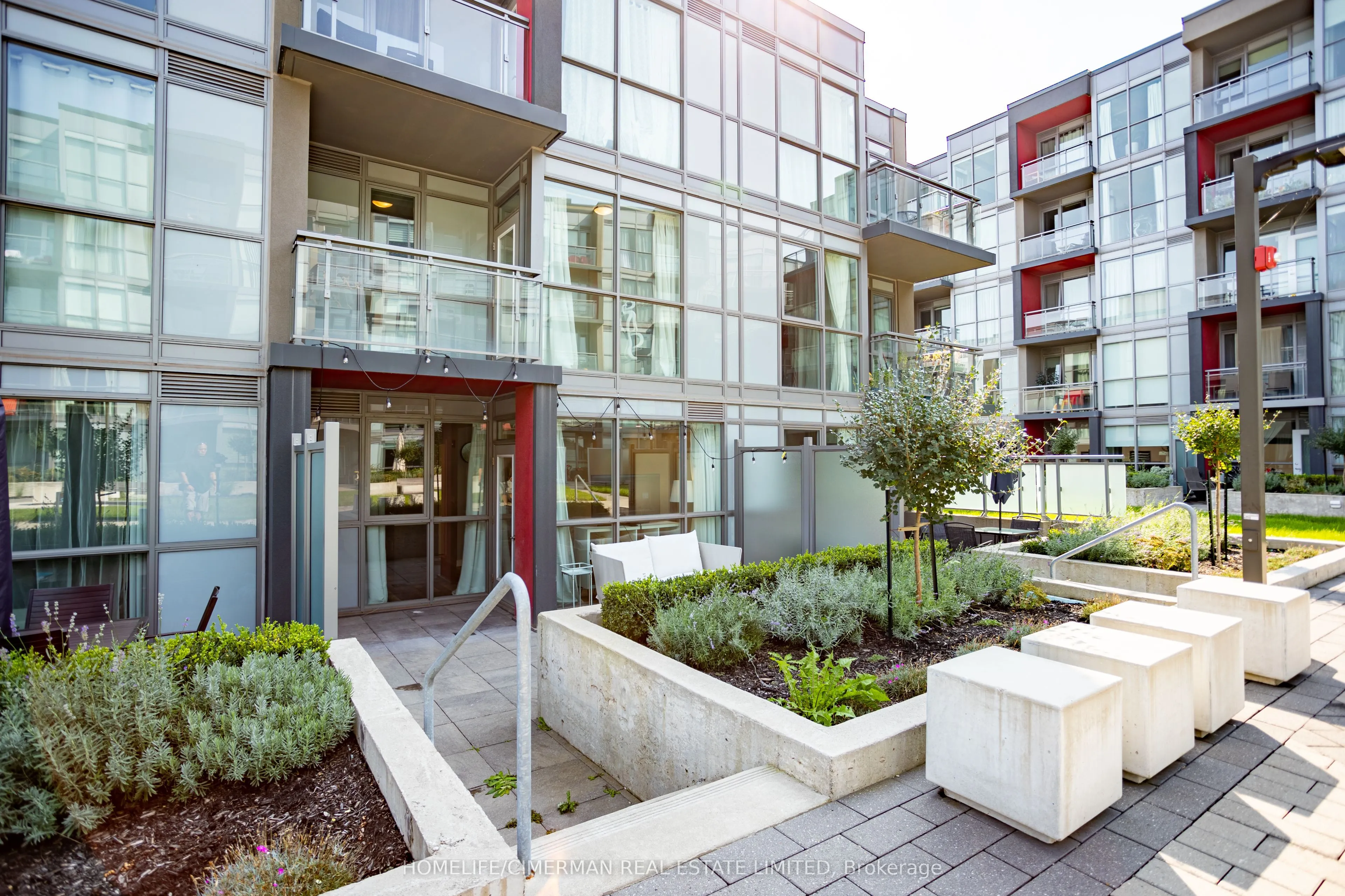 5260 Dundas Street, #C323
